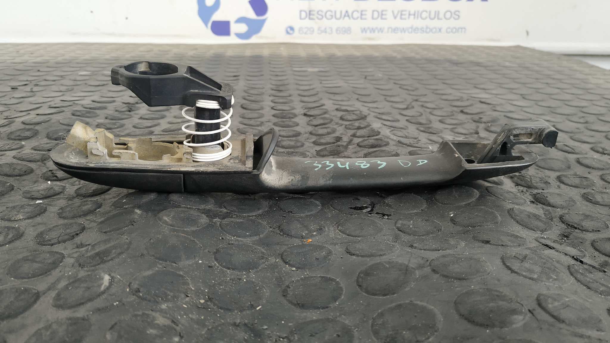 Recambio de MANETA DELANTERA DERECHA para MERCEDES-BENZ VITO CAJA CERRADA 6.03 -> 109  CDI  Compacto  (639.601) 646983 referencia OEM IAM 00076042599B27   - BLANCO 4