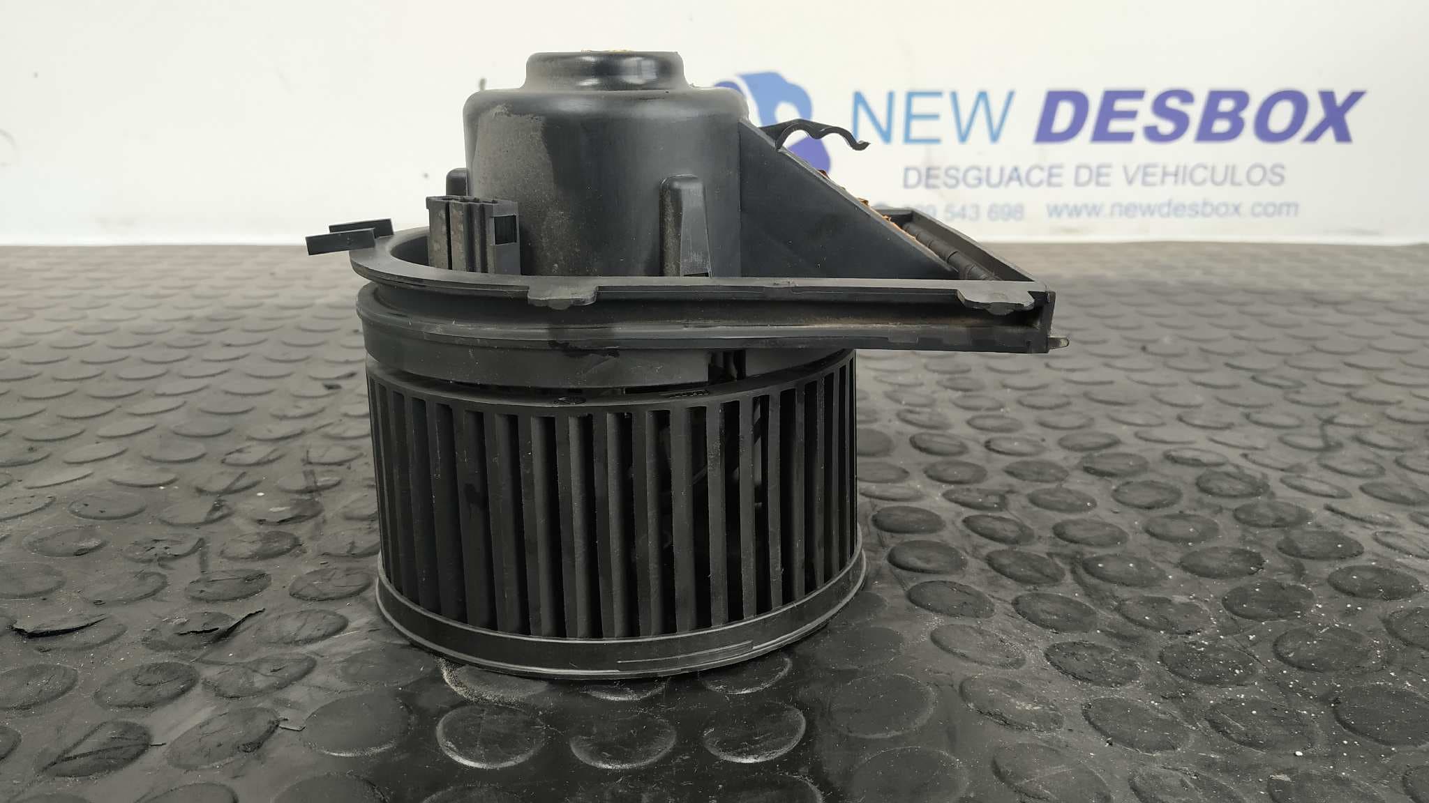 Recambio de MOTOR CALEFACCION para VOLKSWAGEN GOLF IV BERLINA (1J1) 1.6 AKL        referencia OEM IAM 1J1819021A   - AZUL 4