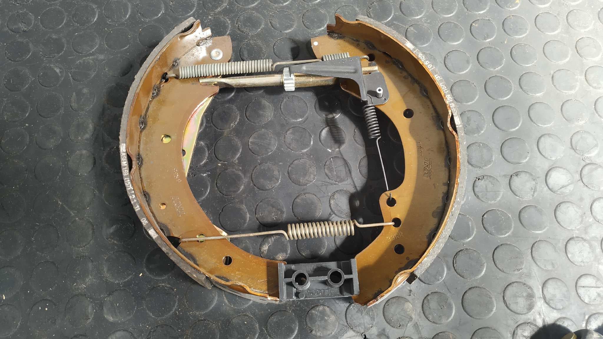 Recambio de FRENO DE TAMBOR para RENAULT TRAFIC (DESDE 5.89) referencia OEM IAM 7701205916 6