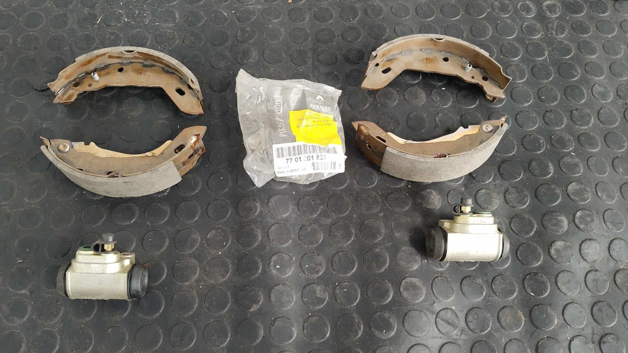 Recambio de TAMBOR FRENO TRASERO para RENAULT 5 (B/C40) referencia OEM IAM 7701033005