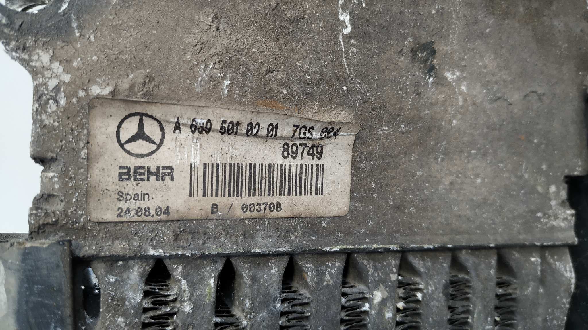 Recambio de INTERCOOLER para MERCEDES-BENZ VITO CAJA CERRADA 6.03 -> 109  CDI  Compacto  (639.601) 646983 referencia OEM IAM A6395010201   - BLANCO 3
