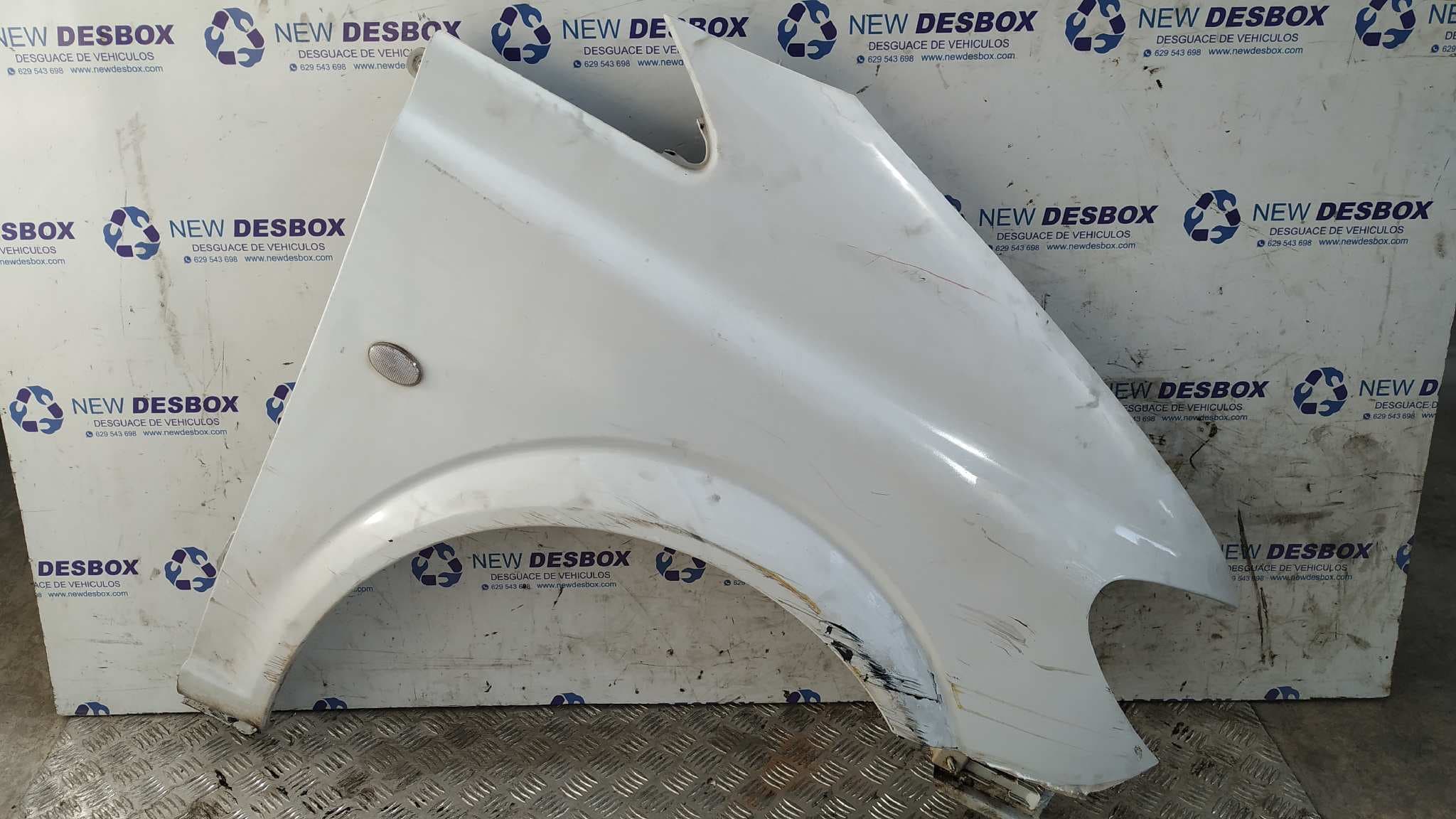 Recambio de ALETA DELANTERA DERECHA para MERCEDES-BENZ VITO CAJA CERRADA 6.03 -> 109  CDI  Compacto  (639.601) 646983 referencia OEM IAM 6396305207   - BLANCO