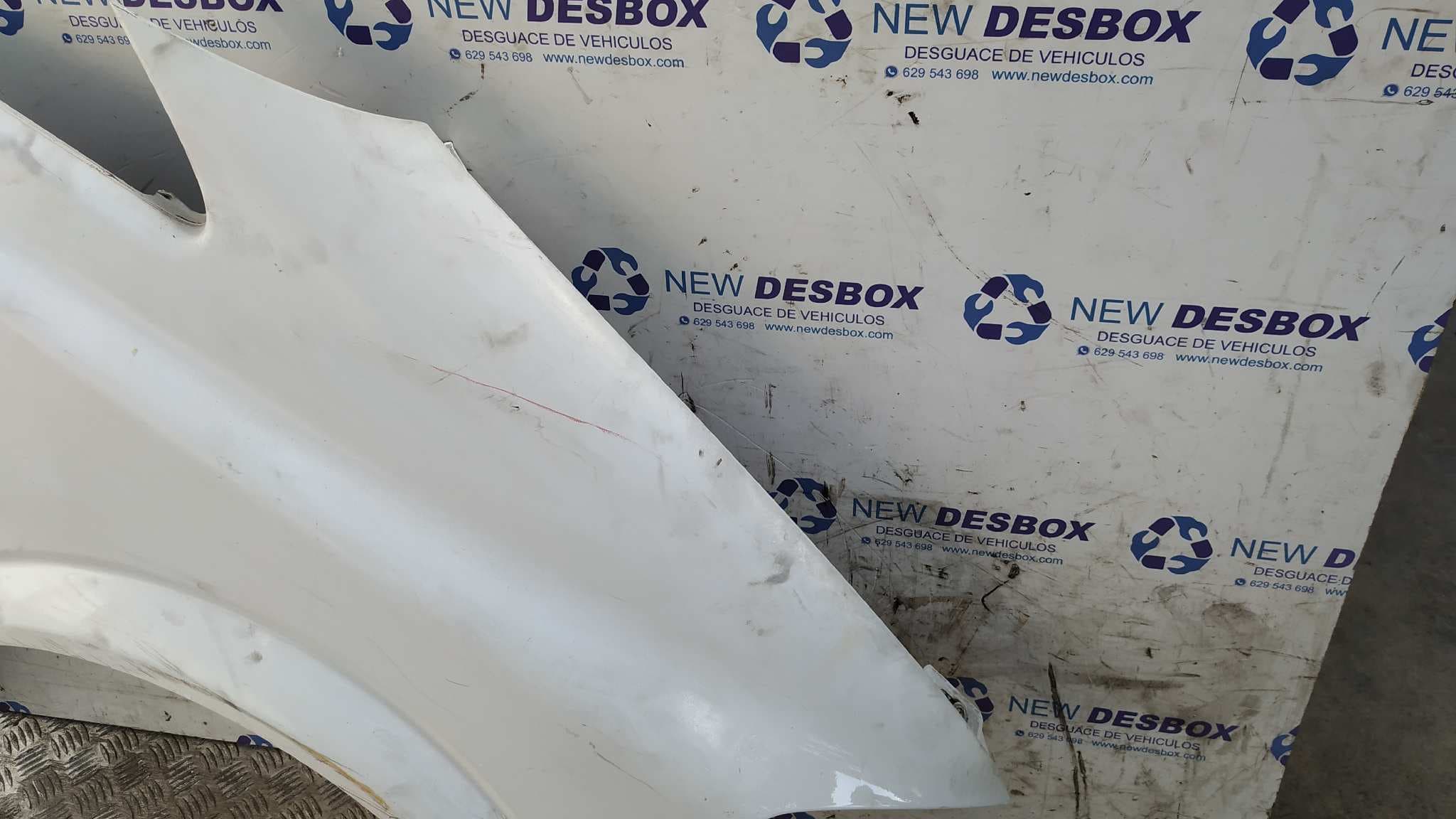 Recambio de ALETA DELANTERA DERECHA para MERCEDES-BENZ VITO CAJA CERRADA 6.03 -> 109  CDI  Compacto  (639.601) 646983 referencia OEM IAM 6396305207   - BLANCO 9