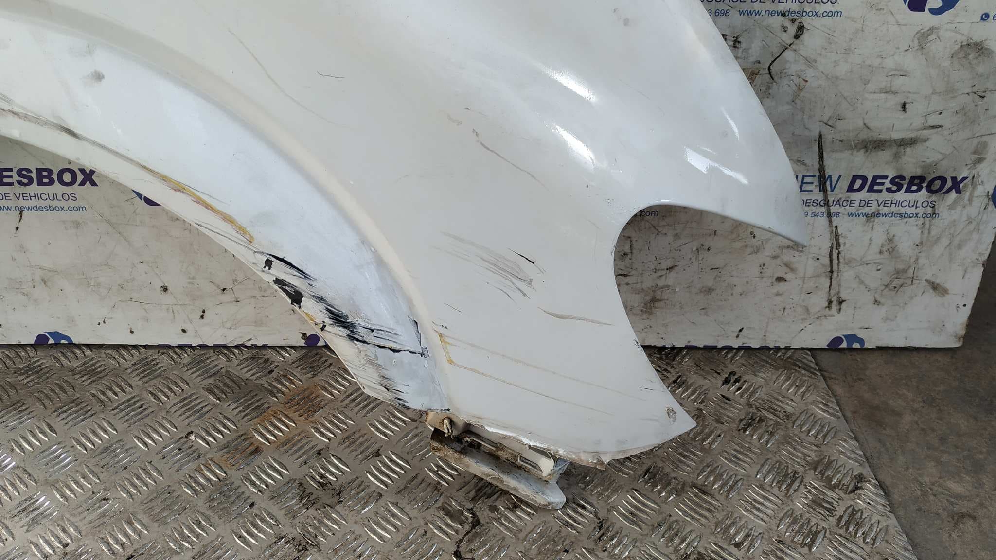 Recambio de ALETA DELANTERA DERECHA para MERCEDES-BENZ VITO CAJA CERRADA 6.03 -> 109  CDI  Compacto  (639.601) 646983 referencia OEM IAM 6396305207   - BLANCO 4