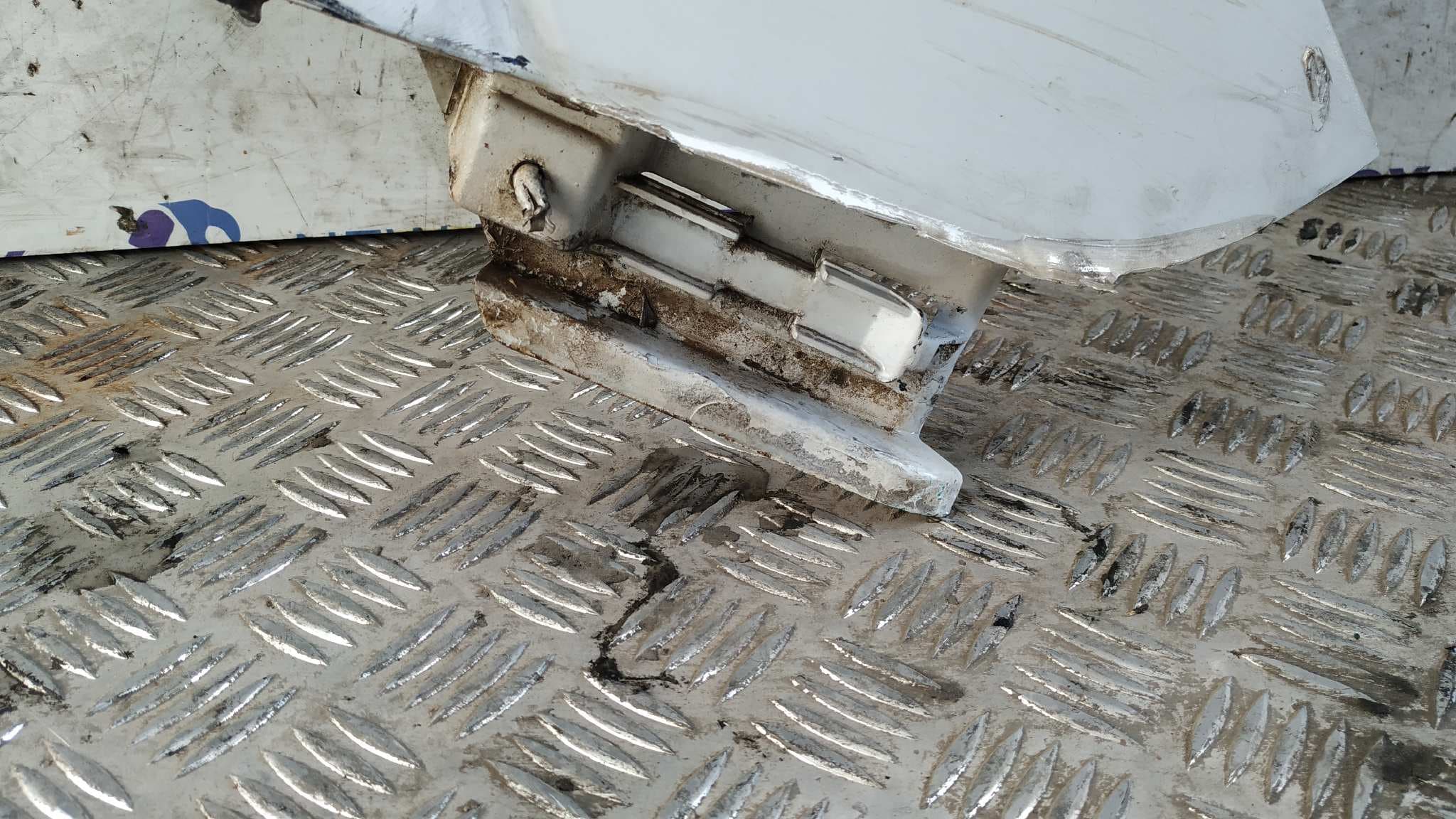Recambio de ALETA DELANTERA DERECHA para MERCEDES-BENZ VITO CAJA CERRADA 6.03 -> 109  CDI  Compacto  (639.601) 646983 referencia OEM IAM 6396305207   - BLANCO 10