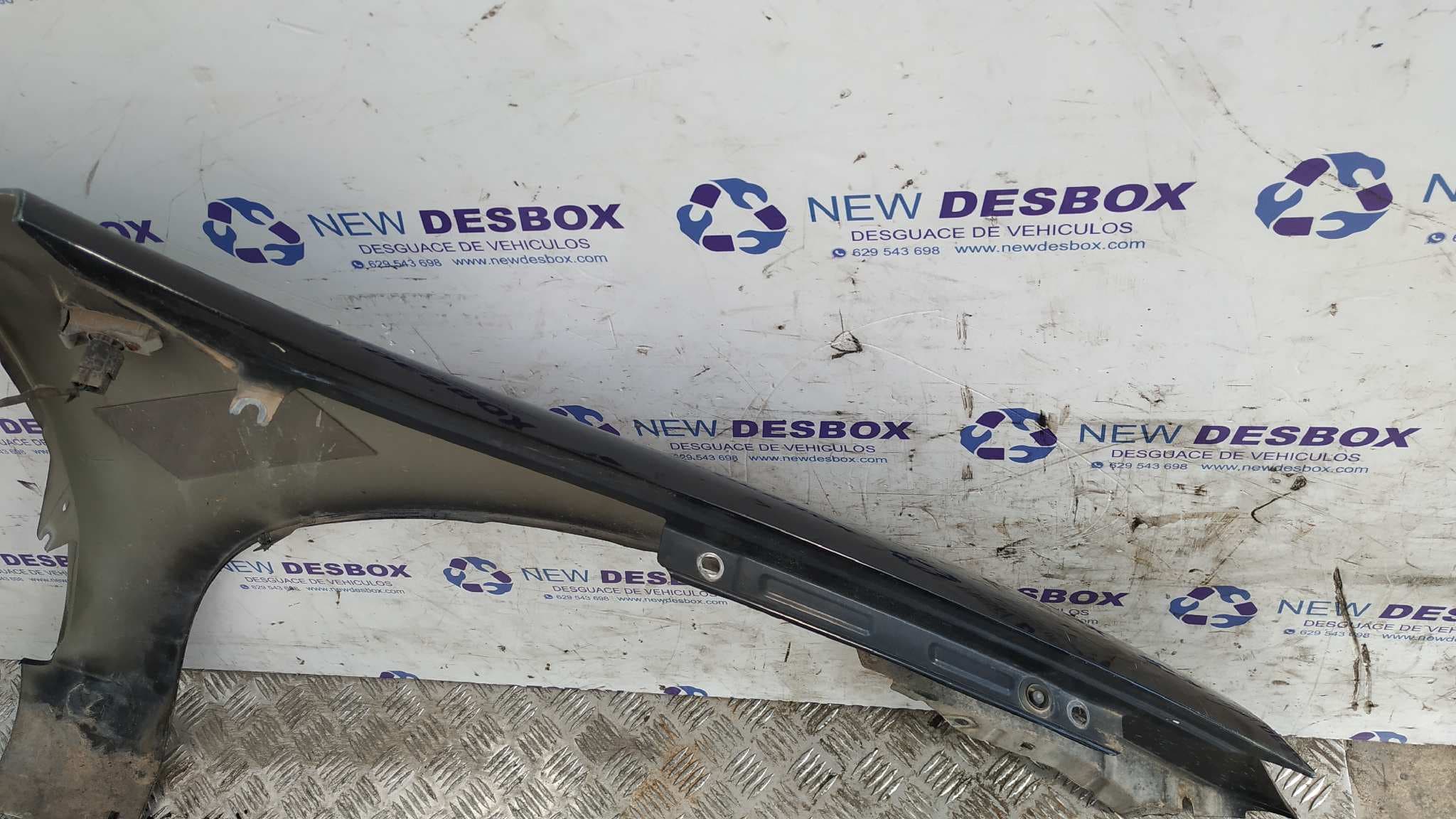 Recambio de ALETA DELANTERA IZQUIERDA para KIA CARENS (UN) 2.0 CRDi D4EA referencia OEM IAM    - NEGRO 3