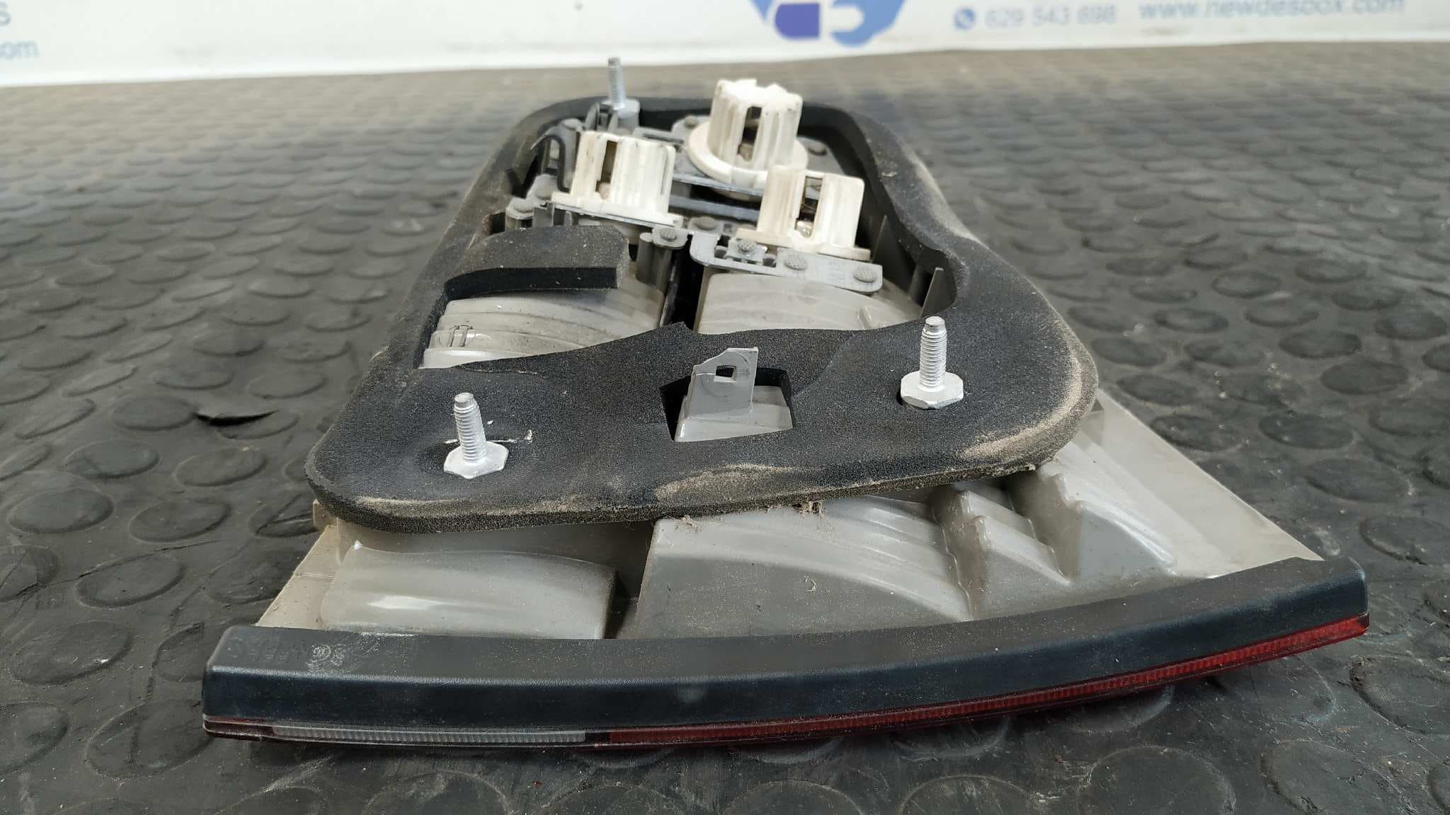 Recambio de PILOTO PORTON IZQUIERDO para OPEL VECTRA C CARAVAN 1.9 16V CDTI CAT (Z 19 DTH / LRD) referencia OEM IAM 24469463 5