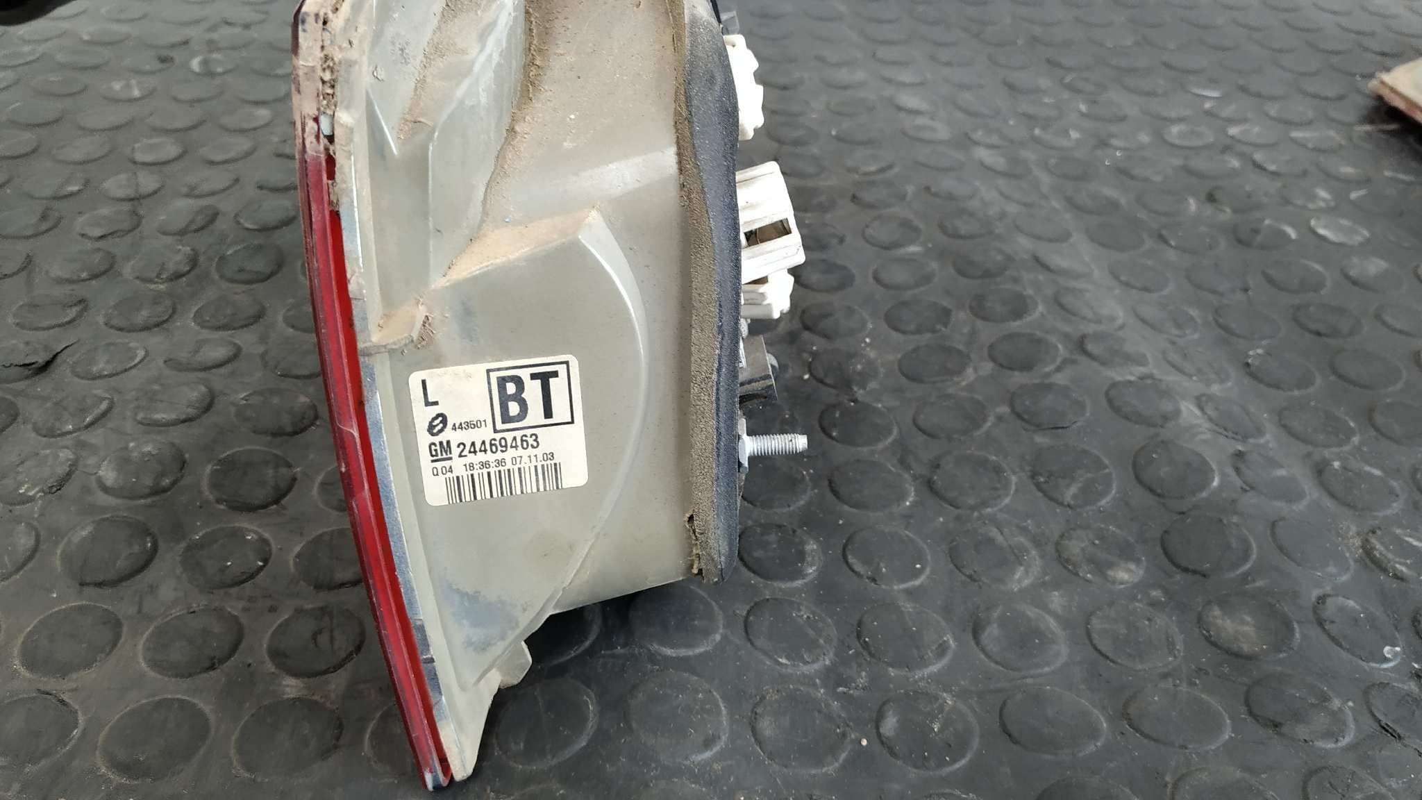 Recambio de PILOTO PORTON IZQUIERDO para OPEL VECTRA C CARAVAN 1.9 16V CDTI CAT (Z 19 DTH / LRD) referencia OEM IAM 24469463 6