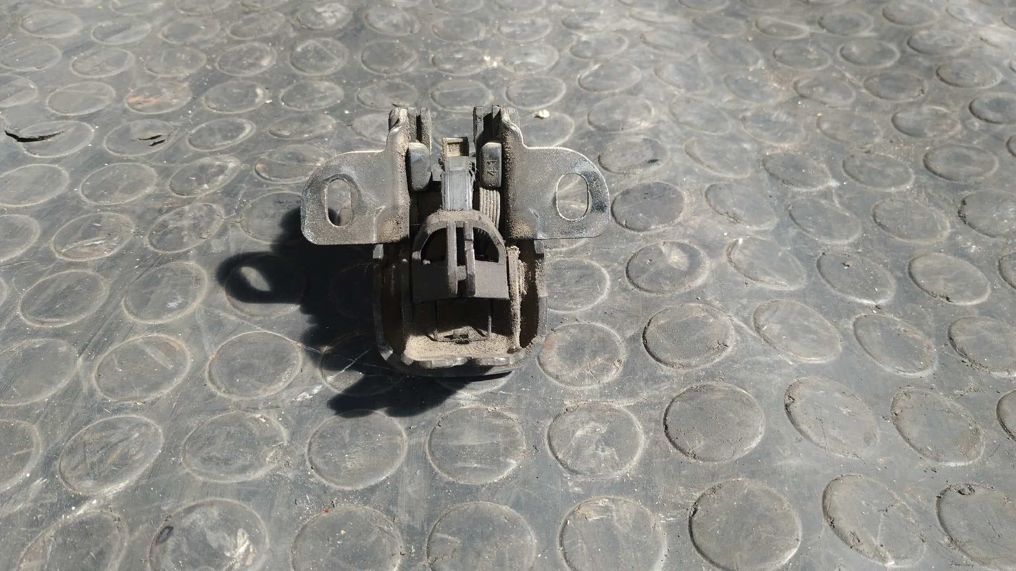 Recambio de CERRADURA PUERTA TRASERA IZQUIERDA para RENAULT KANGOO (F/KC0) referencia OEM IAM