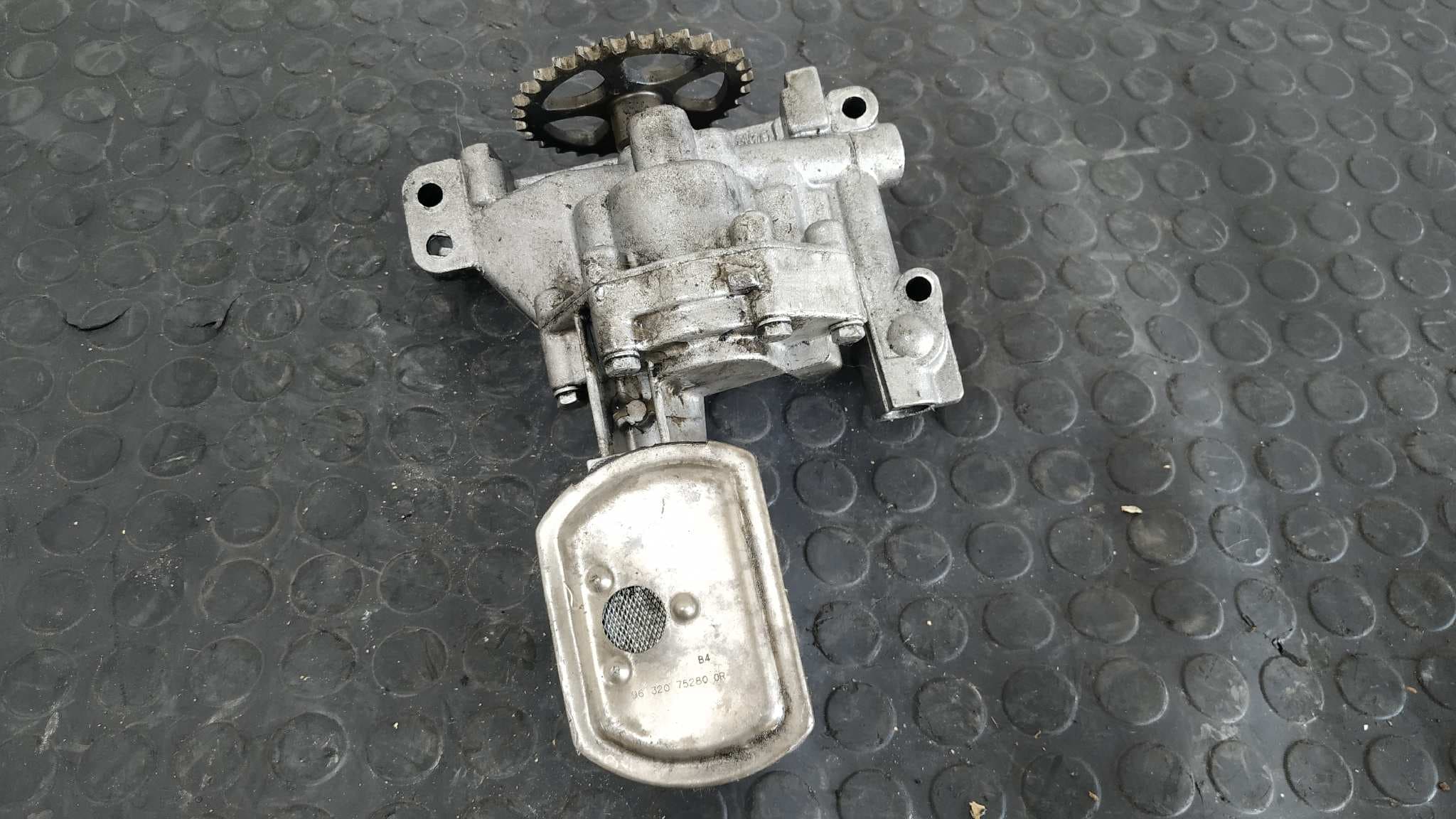 Recambio de BOMBA ACEITE para SUZUKI GRAND VITARA 3 PUERTAS SQ (GT) RHW referencia OEM IAM 9638783980 3
