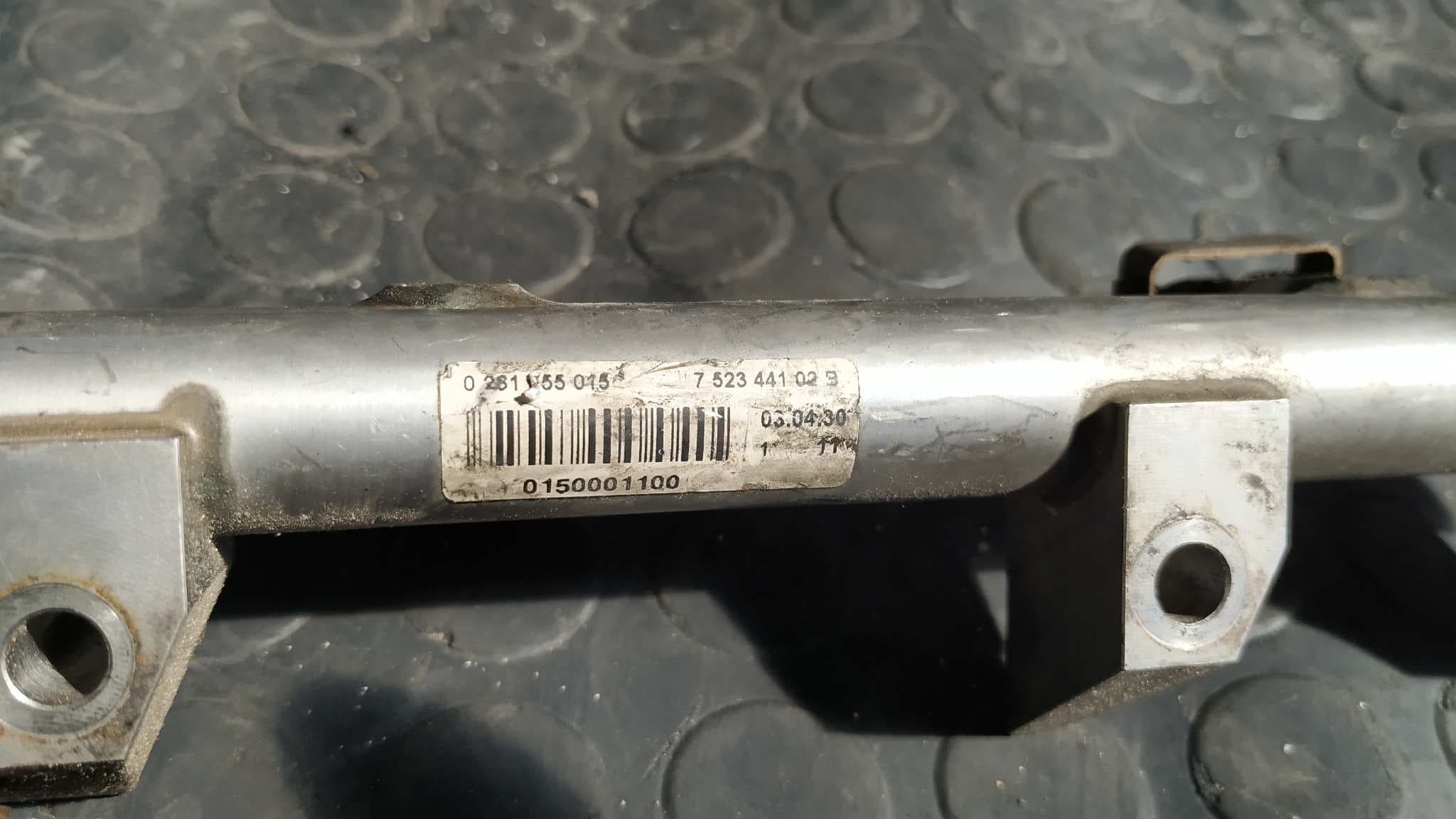 Recambio de RAMPA INYECTORA para BMW SERIE 7 (E65/E66) N73B60 referencia OEM IAM 752344102B   - AZUL 8