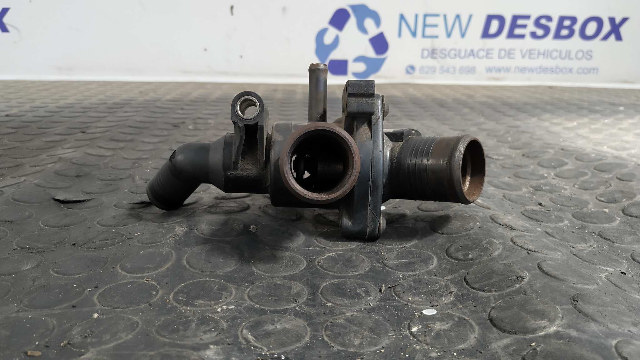 Recambio de TERMOSTATO para FORD TRANSIT CAJA CERRADA, LARGA (FY) (2000 =>) FT  330   2.4  Express-Line D0FA referencia OEM IAM YC1Q8594BA   - BLANCO 4