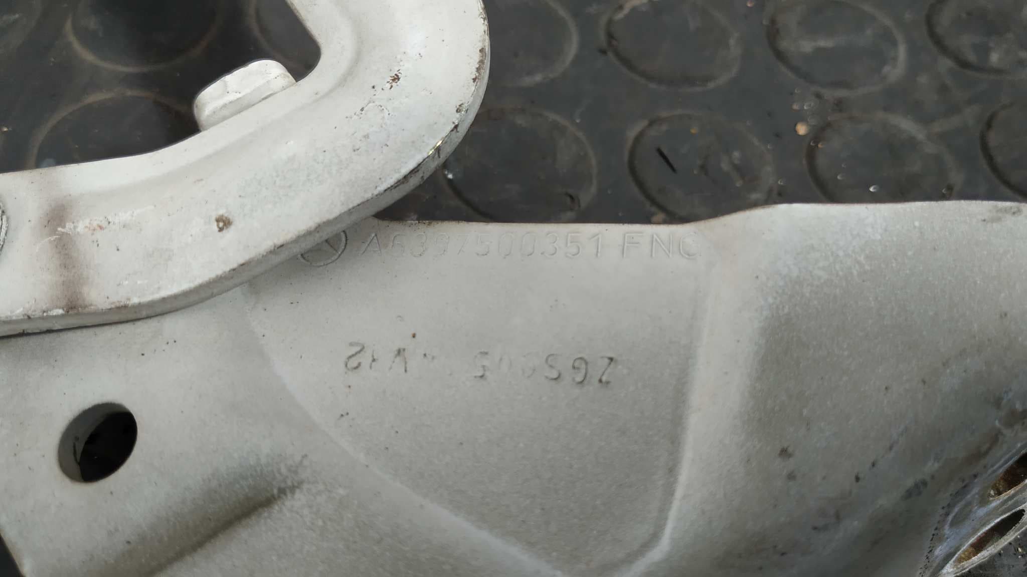 Recambio de BISAGRAS CAPOT  para MERCEDES-BENZ VITO CAJA CERRADA 6.03 -> 109  CDI  Compacto  (639.601) 646983 referencia OEM IAM A6397500251 / A6397500351   - BLANCO 7