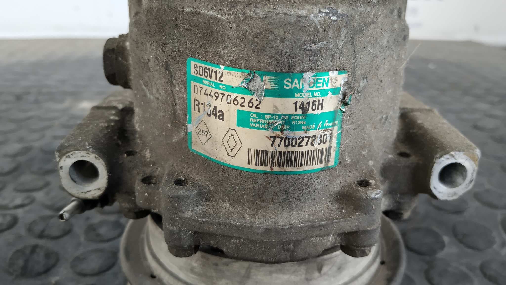 Recambio de COMPRESOR AIRE ACONDICIONADO para RENAULT CLIO II FASE II (B/CB0) K9K704 referencia OEM IAM 7700273801 3