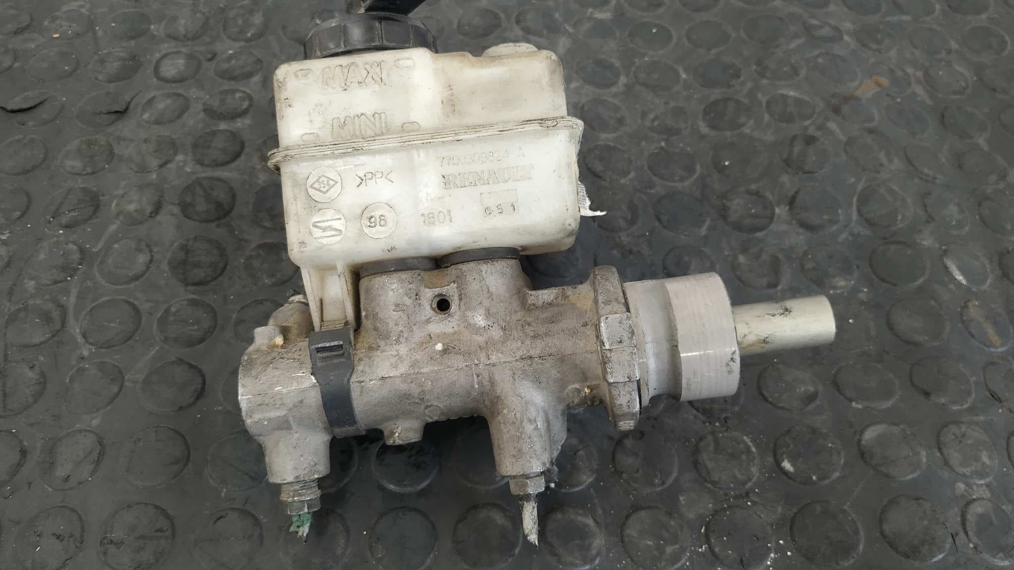 Recambio de BOMBA FRENO para RENAULT MASTER CAJA S8U referencia OEM IAM 7700309824 4