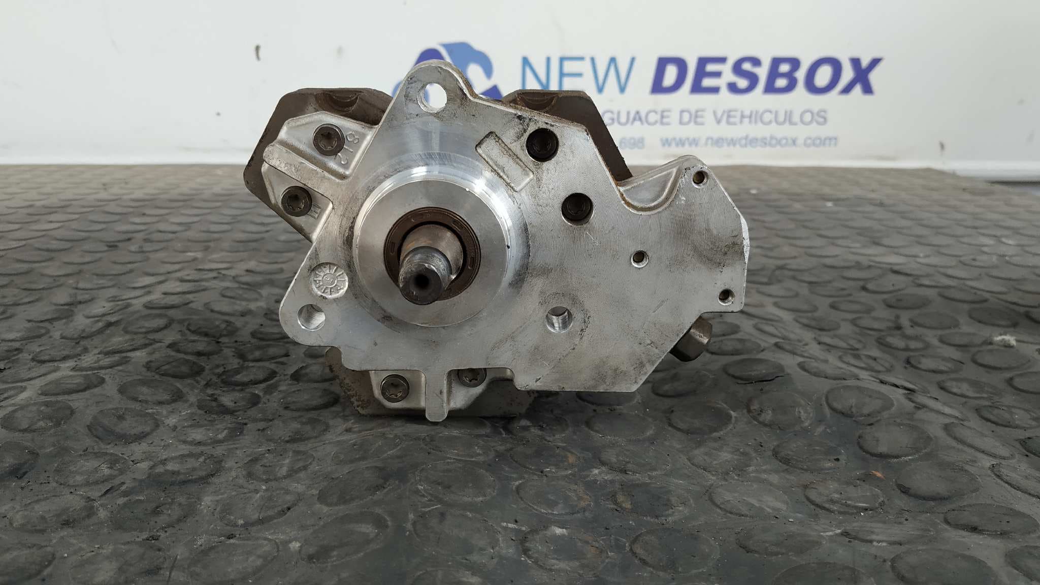 Recambio de BOMBA INYECCION para RENAULT LAGUNA II (BG0) F9Q C7 referencia OEM IAM 8200108225