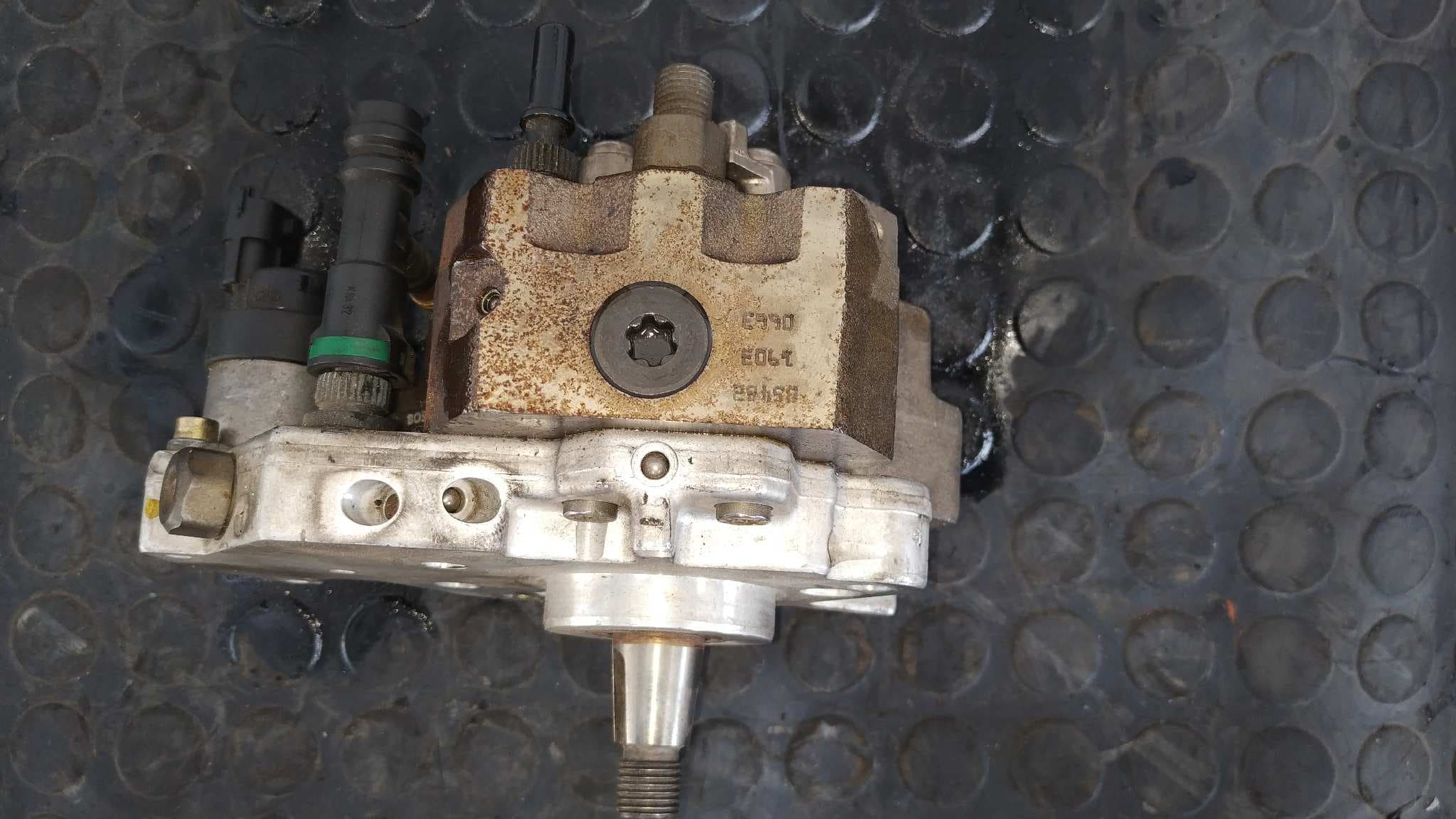 Recambio de BOMBA INYECCION para RENAULT LAGUNA II (BG0) F9Q C7 referencia OEM IAM 8200108225 3