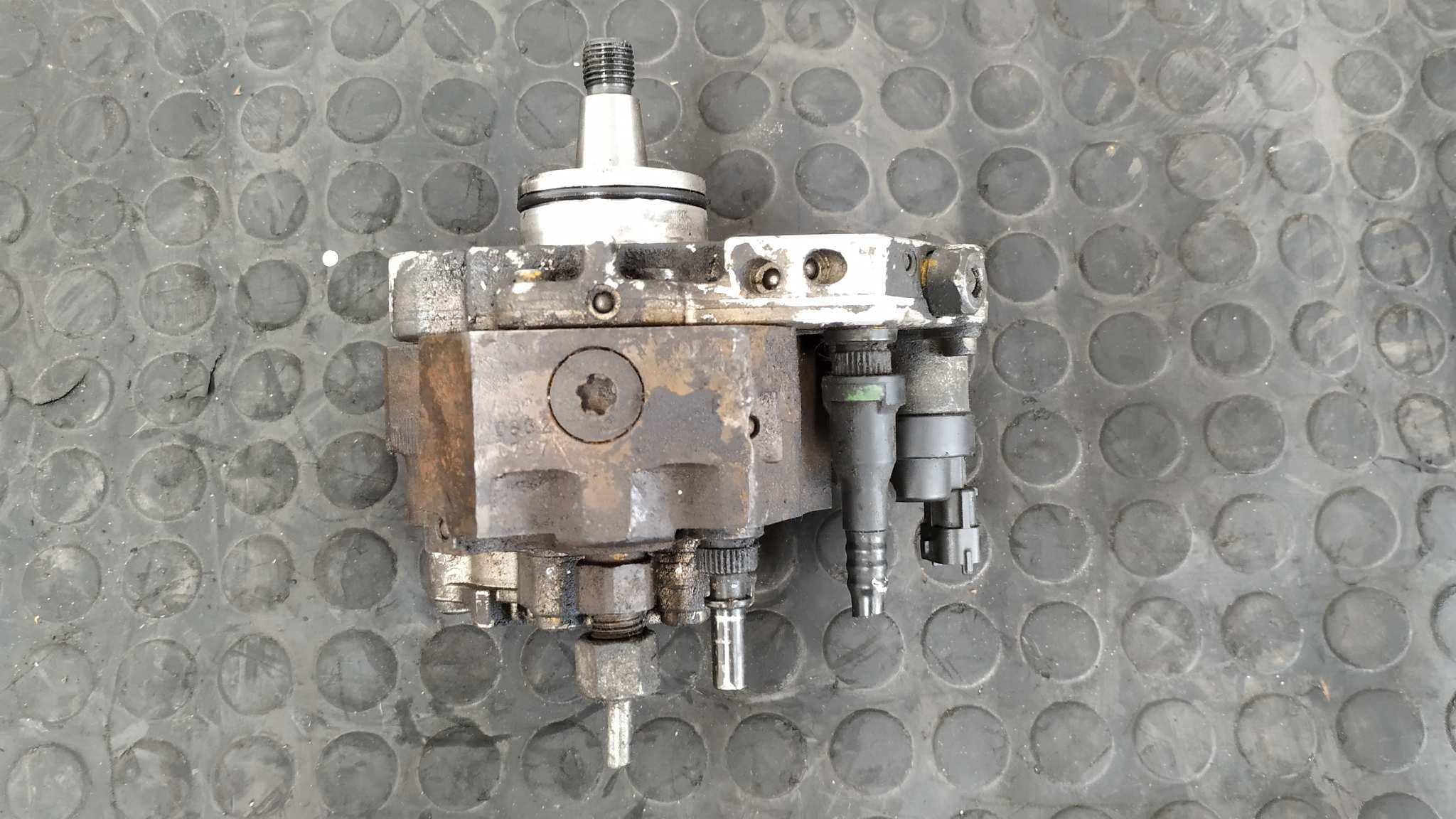 Recambio de BOMBA INYECCION para RENAULT MASTER COMBI DESDE '98 2.2 Diesel G9U720 referencia OEM IAM 0445010033   - BLANCO 6