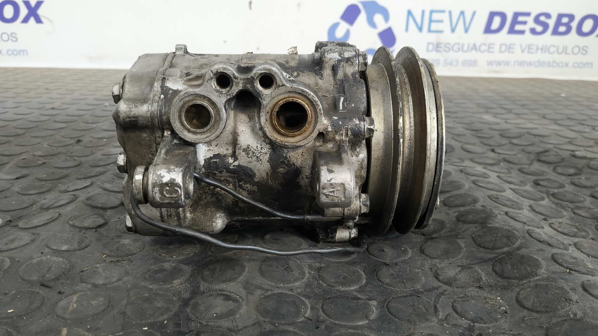 Recambio de COMPRESOR AIRE ACONDICIONADO para RENAULT 5 (B/C40) referencia OEM IAM 8017509004 4