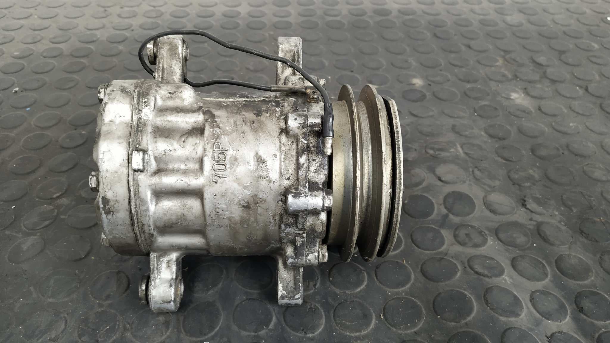Recambio de COMPRESOR AIRE ACONDICIONADO para RENAULT 5 (B/C40) referencia OEM IAM 8017509004 5