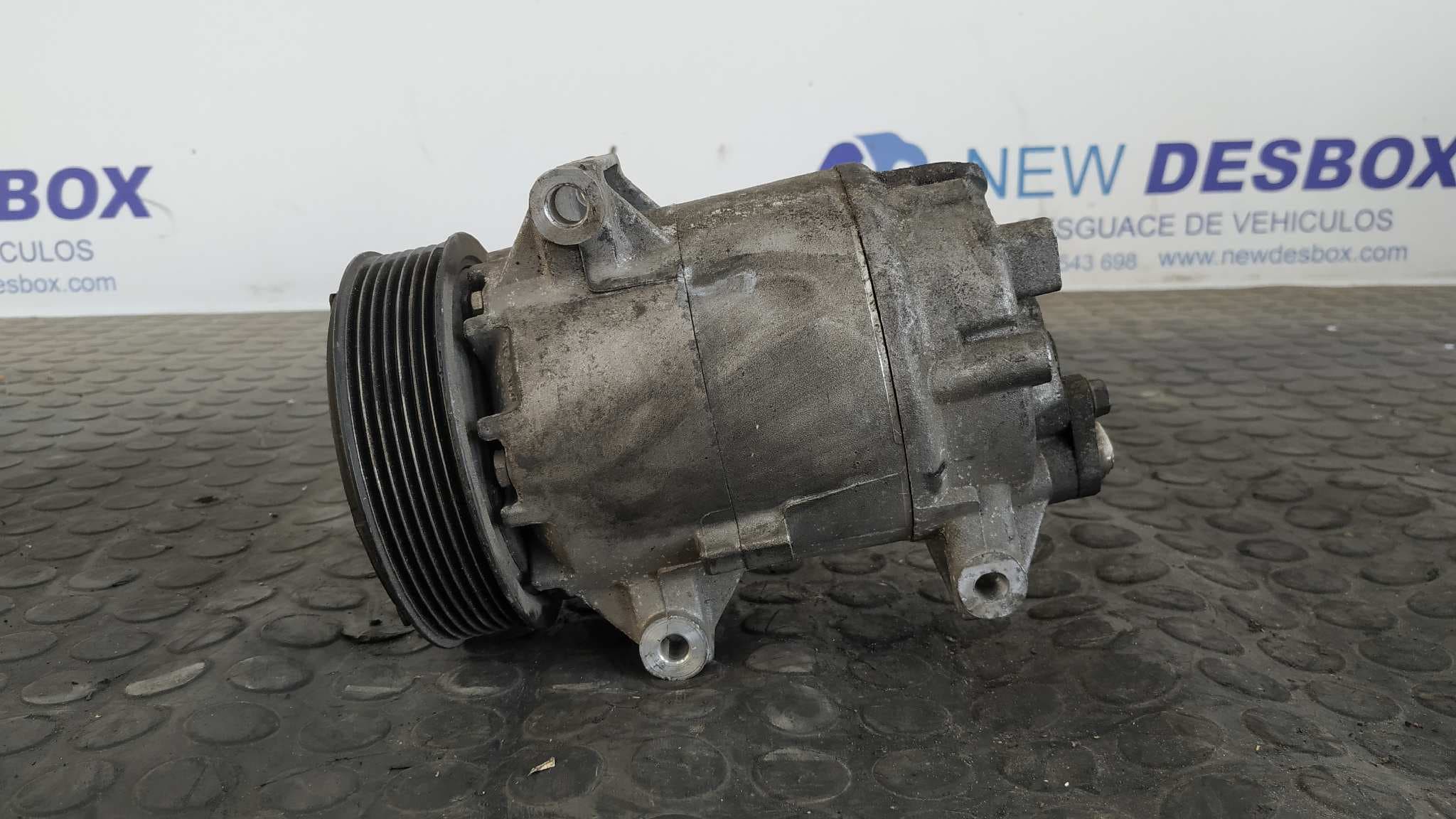 Recambio de COMPRESOR AIRE ACONDICIONADO para RENAULT SCENIC II F9Q800 referencia OEM IAM 8200053264 3
