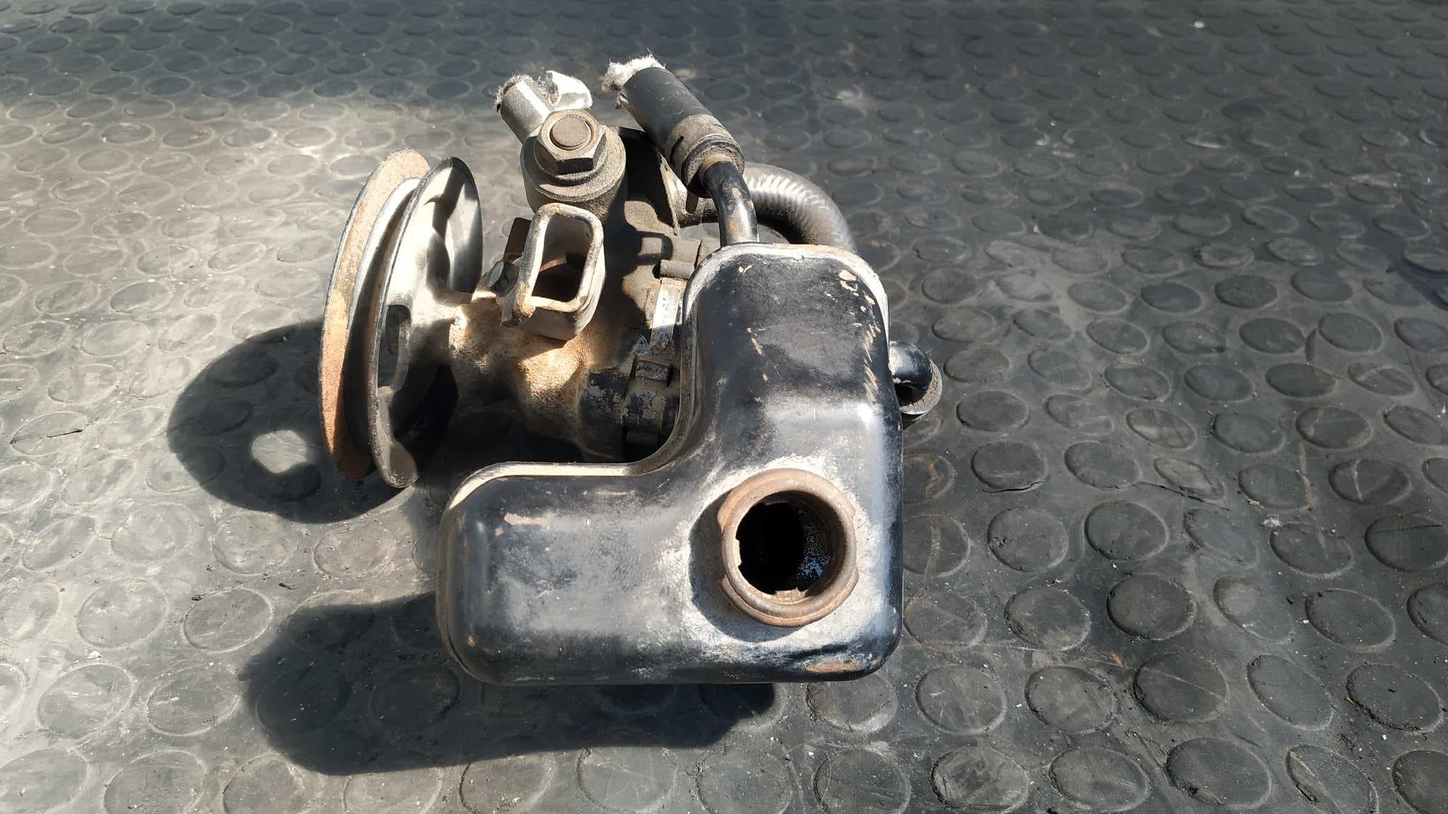Recambio de BOMBA DIRECCION para MITSUBISHI PAJERO 2.5 TD 4D56 referencia OEM IAM    - AZUL 4