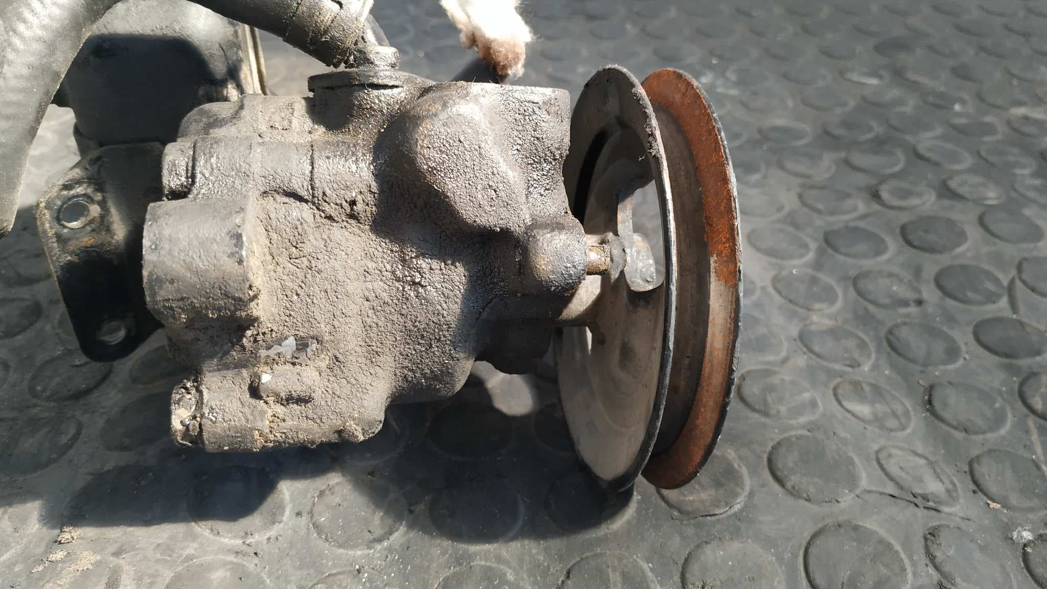 Recambio de BOMBA DIRECCION para MITSUBISHI PAJERO 2.5 TD 4D56 referencia OEM IAM    - AZUL 6