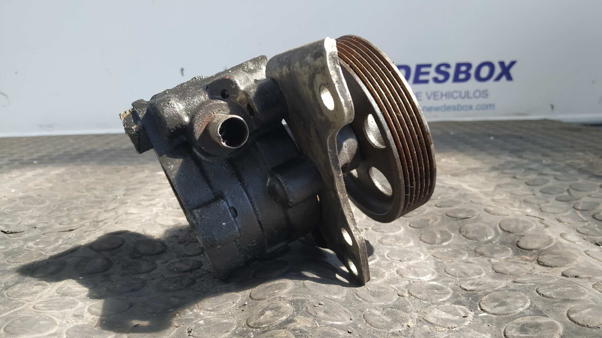 Recambio de BOMBA DIRECCION para RENAULT 21 BERLINA (B/L48) F2N referencia OEM IAM 7834715 5