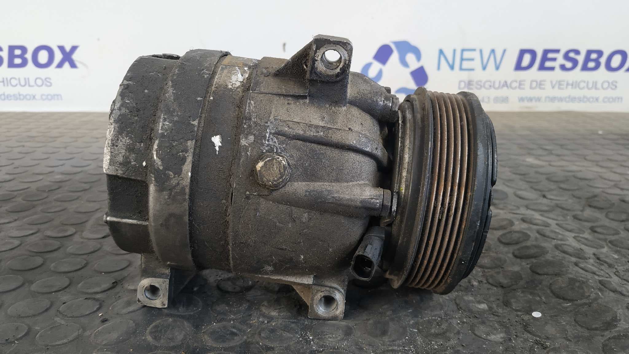 Recambio de COMPRESOR AIRE ACONDICIONADO para RENAULT MEGANE I SCENIC (JA0) 1.9 D Alize F8Q790 referencia OEM IAM 7700105765   - BLANCO 5