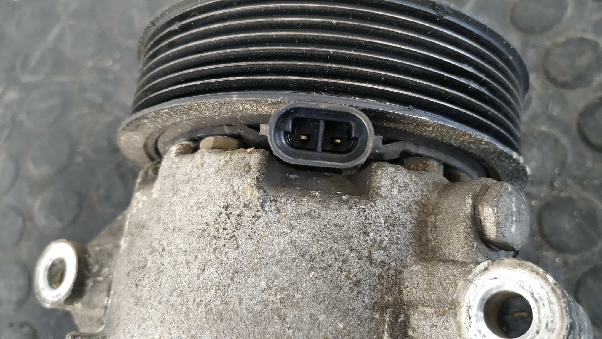 Recambio de COMPRESOR AIRE ACONDICIONADO para RENAULT CLIO II FASE II (B/CB0) Authentique K9K700 referencia OEM IAM 8200309193   - PLATA 4
