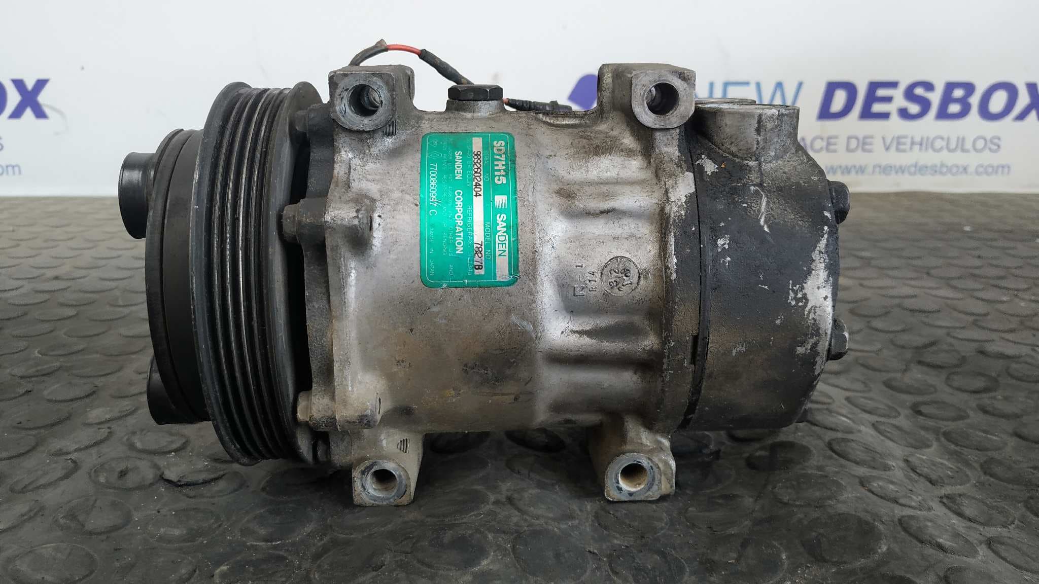 Recambio de COMPRESOR AIRE ACONDICIONADO para RENAULT TWINGO (CO6) C3G referencia OEM IAM 7700860997 3