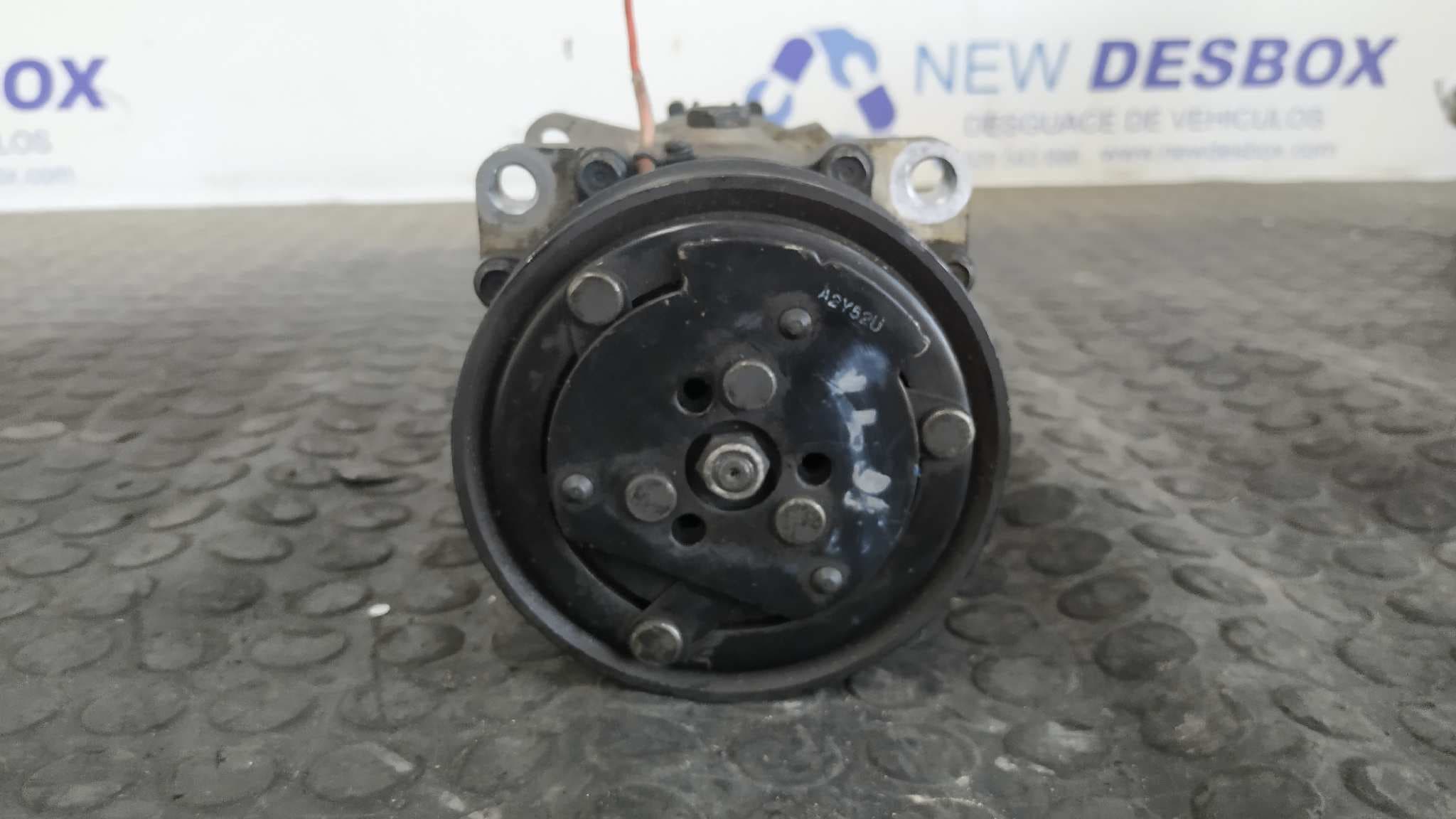 Recambio de COMPRESOR AIRE ACONDICIONADO para RENAULT 19 HATCHBACK (B/C53) F8Q referencia OEM IAM 7700272440