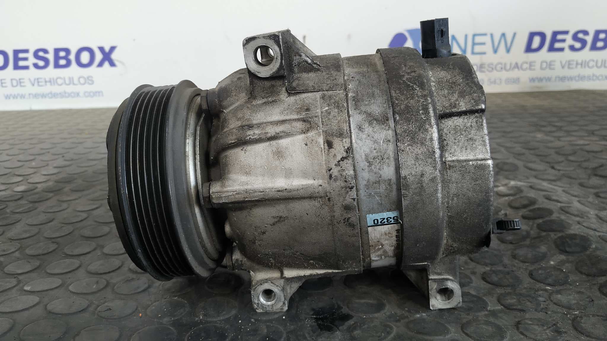 Recambio de COMPRESOR AIRE ACONDICIONADO para RENAULT LAGUNA II GRANDTOUR (KG0) 1.9 dCi Diesel F9Q C7 referencia OEM IAM 8200021822   - GRIS 9