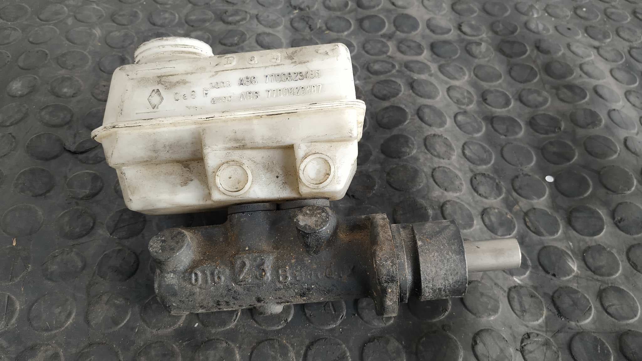 Recambio de BOMBA FRENO para RENAULT LAGUNA (B56) G8T referencia OEM IAM 7700823486 3