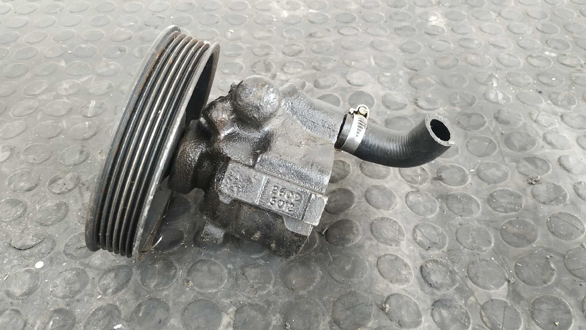 Recambio de BOMBA DIRECCION para OPEL TIGRA 1.6 X16XE referencia OEM IAM 26025012 3