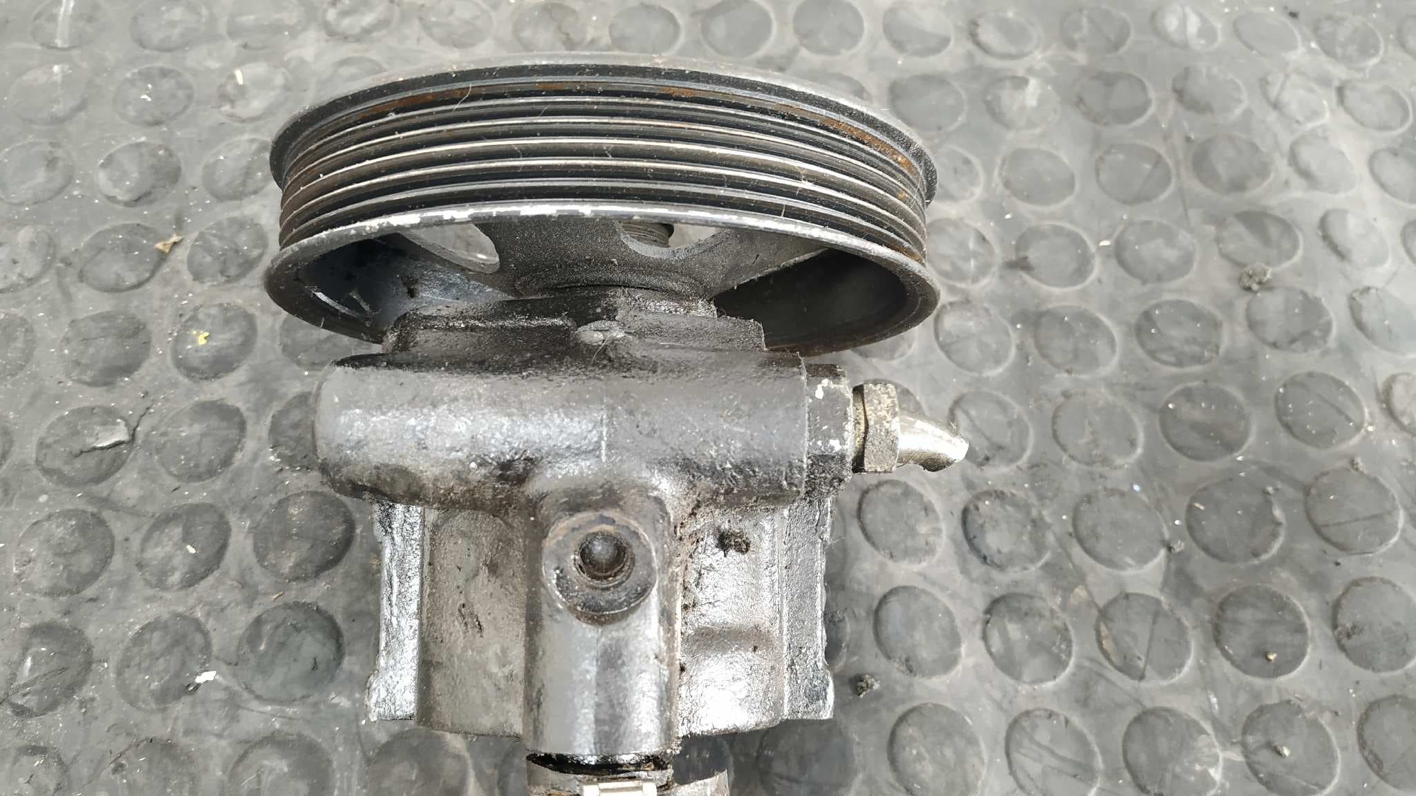 Recambio de BOMBA DIRECCION para OPEL TIGRA 1.6 X16XE referencia OEM IAM 26025012 6