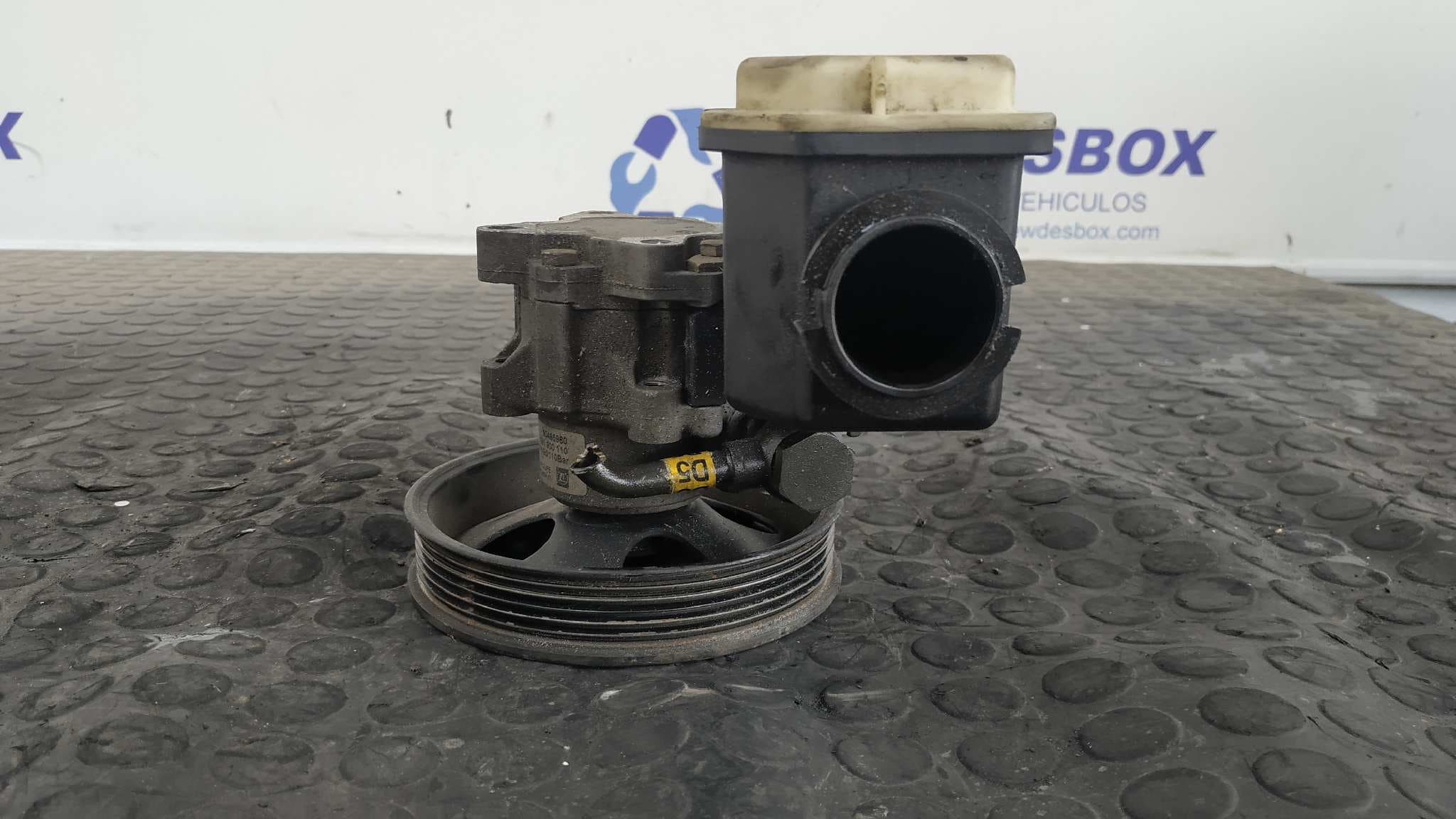 Recambio de BOMBA DIRECCION para OPEL VECTRA B BERLINA * X18XE referencia OEM IAM 90495980   - AZUL 2