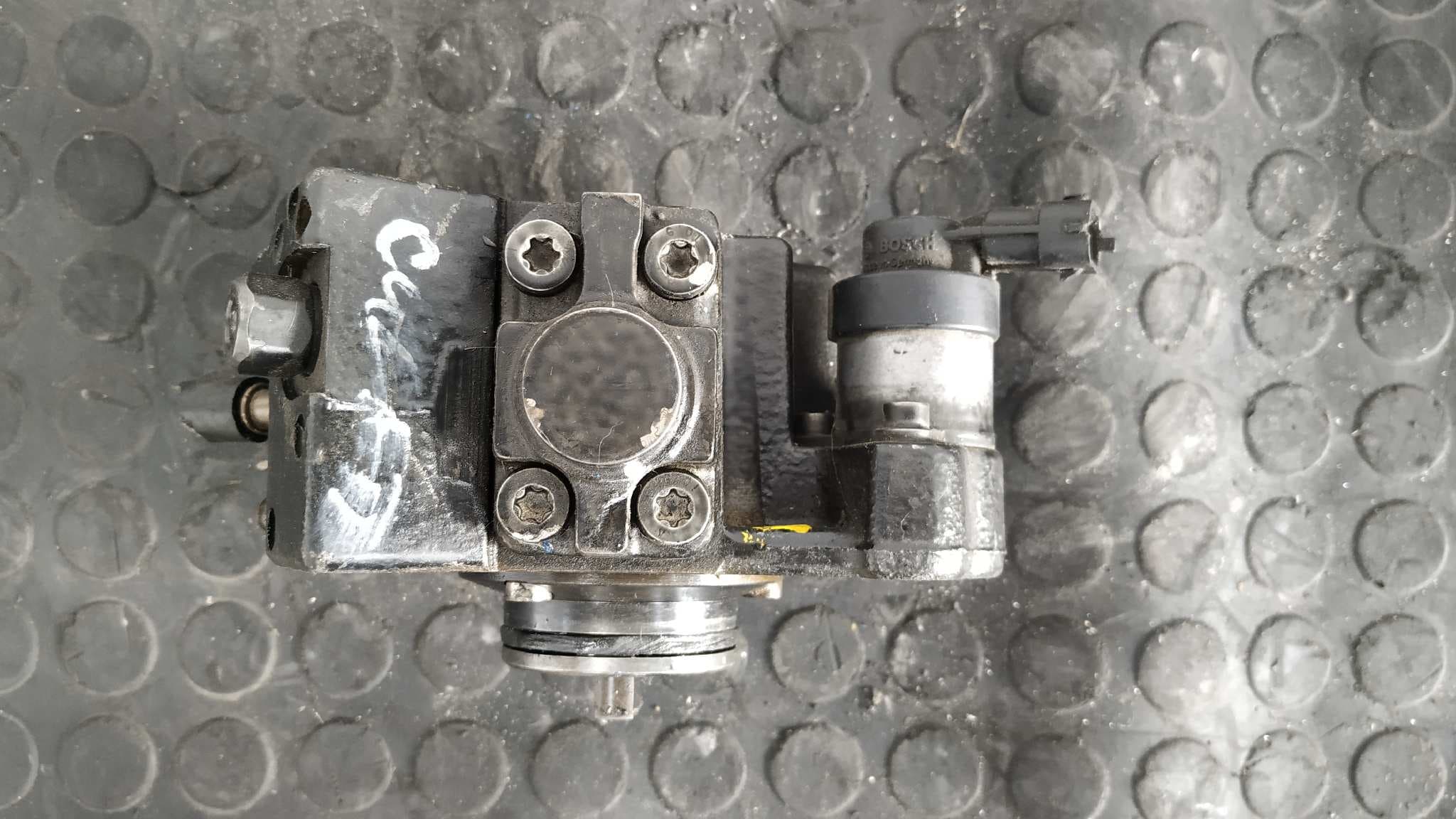 Recambio de BOMBA INYECCION para OPEL CORSA D 1.3 16V CDTI CAT (Z 13 DTH / L4I) Z13DTH  referencia OEM IAM 0445010157 4