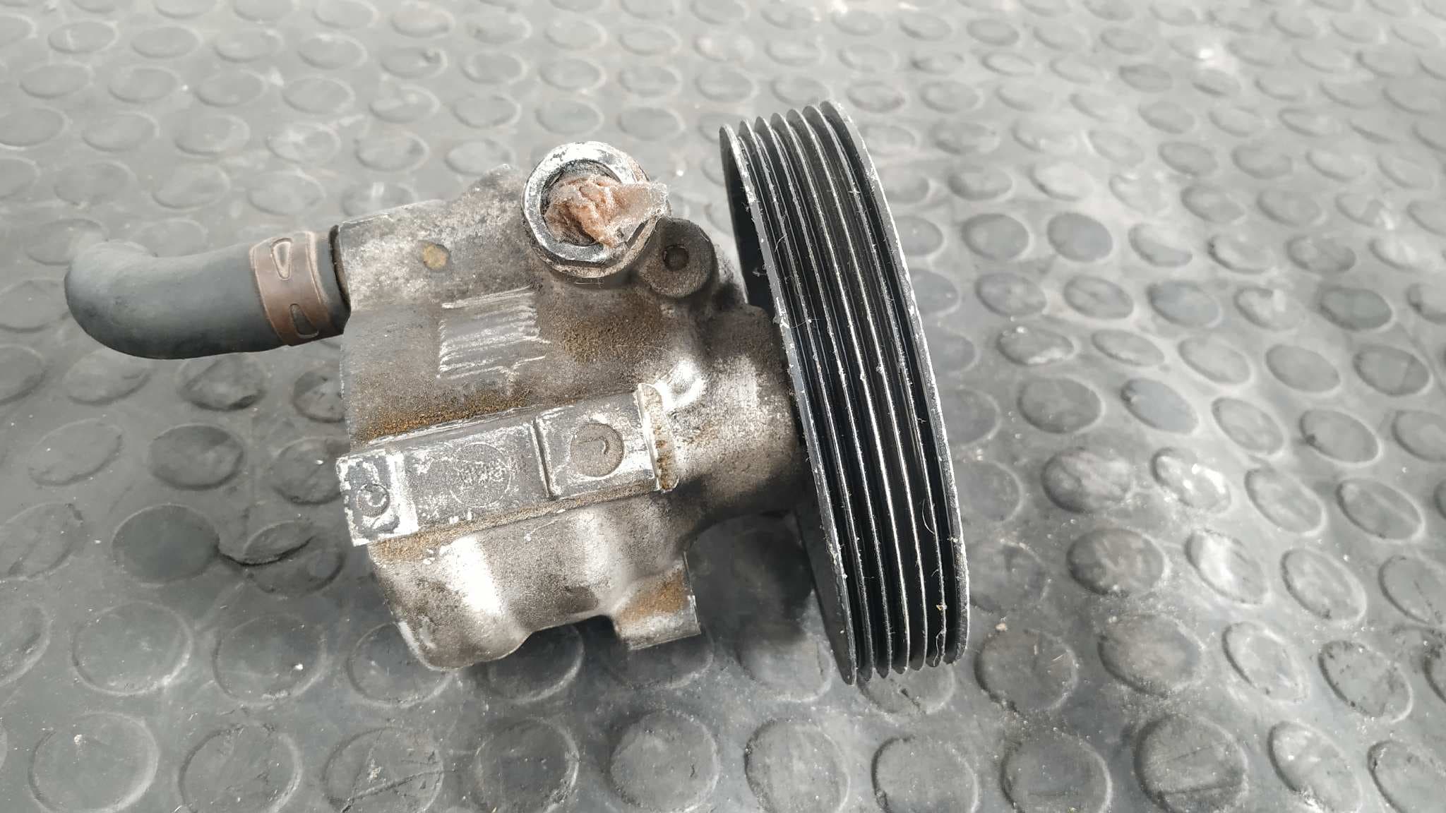 Recambio de BOMBA DIRECCION para RENAULT LAGUNA II GRANDTOUR (KG0) 1.9 dCi Diesel F9Q C7 referencia OEM IAM 26054891   - GRIS 5