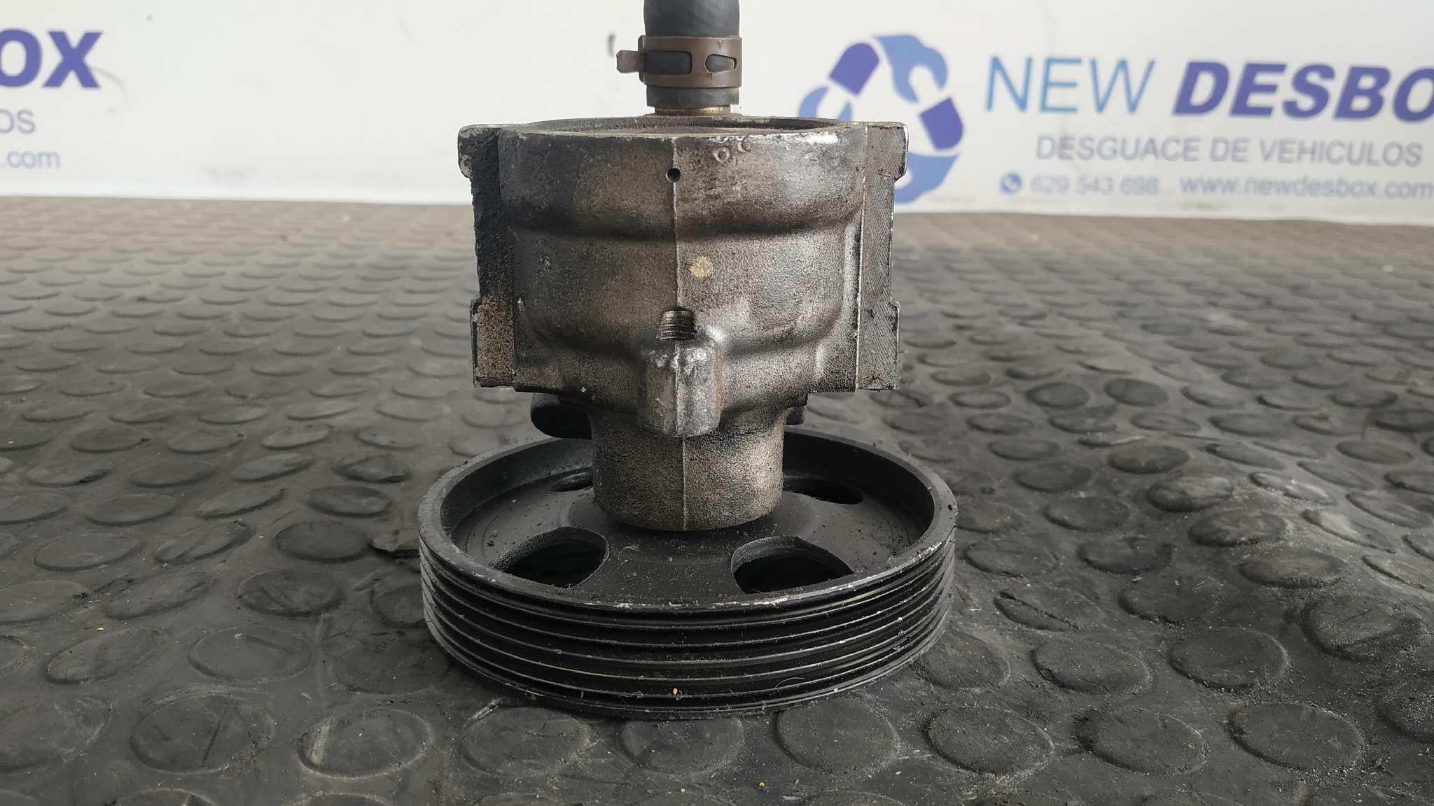Recambio de BOMBA DIRECCION para RENAULT LAGUNA II GRANDTOUR (KG0) 1.9 dCi Diesel F9Q C7 referencia OEM IAM 26054891   - GRIS 3