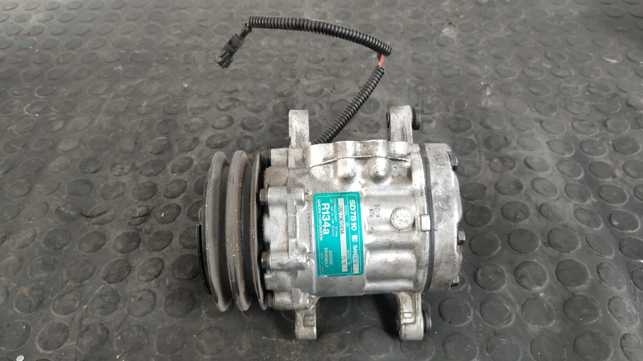 Recambio de COMPRESOR AIRE ACONDICIONADO para OPEL CORSA B X17D referencia OEM IAM 2827905934   - PLATA 6