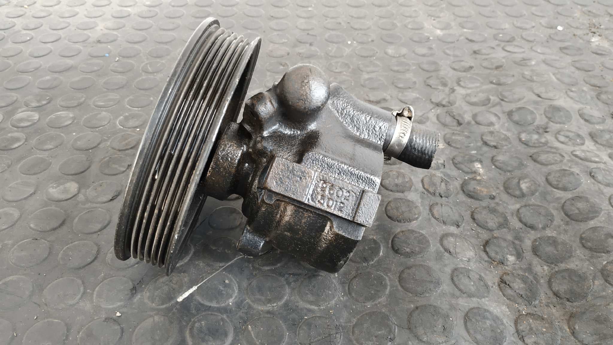 Recambio de BOMBA DIRECCION para OPEL CORSA B 1.4 CAT (2H6) X14SZ referencia OEM IAM 90409232 4
