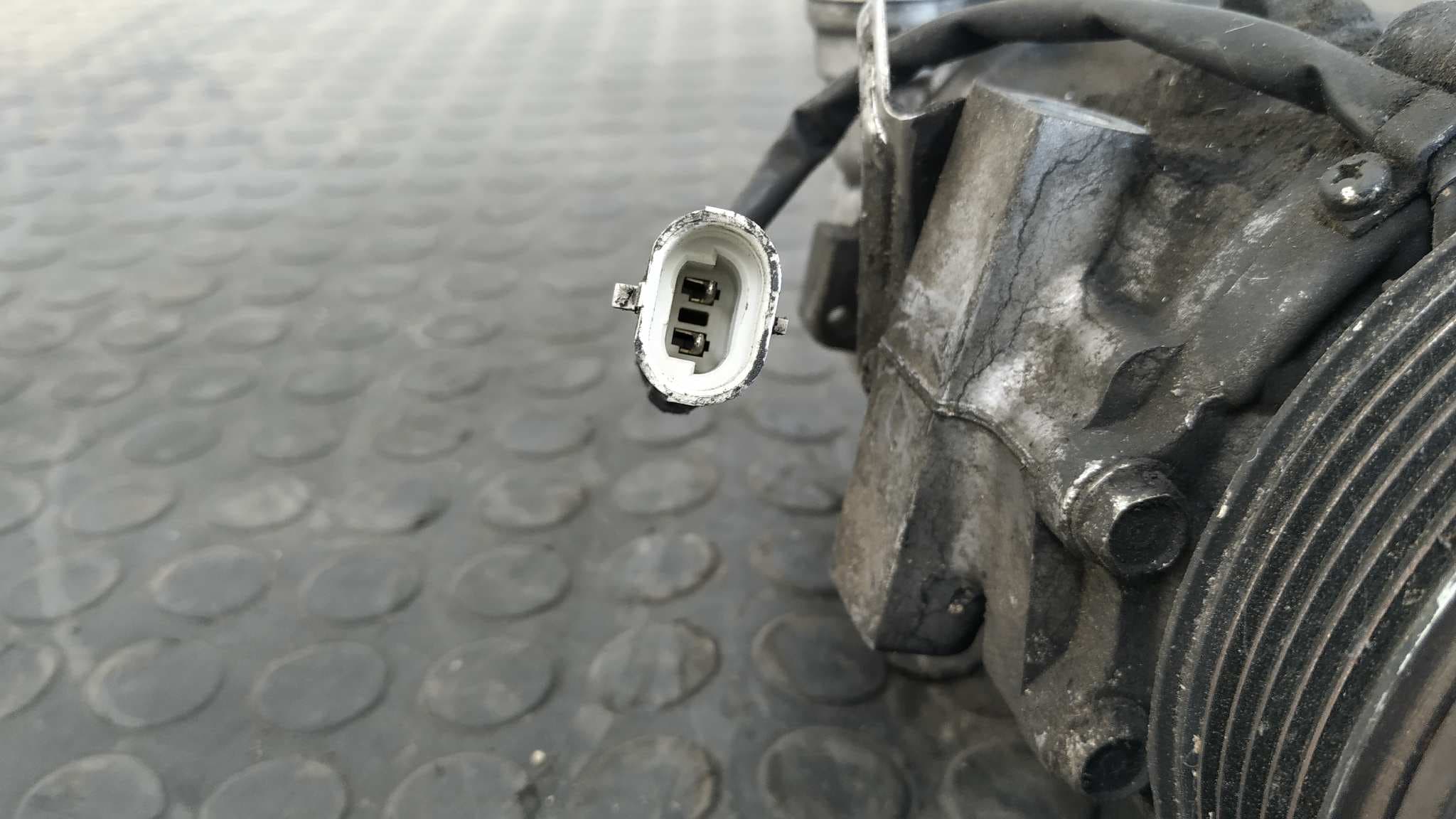 Recambio de COMPRESOR AIRE ACONDICIONADO para OPEL CORSA C 1.3 16V CDTI CAT (Z 13 DT / LN9) Z13DT referencia OEM IAM 13197538 7