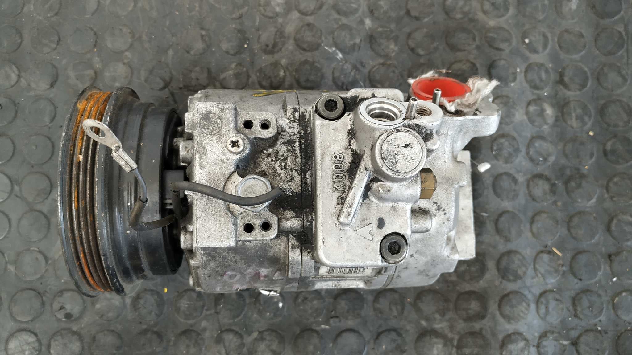Recambio de COMPRESOR AIRE ACONDICIONADO para OPEL OMEGA B 2.5 TURBODIESEL (X 25 TD / U 25 TD / L93) X25DT referencia OEM IAM 90564976 2