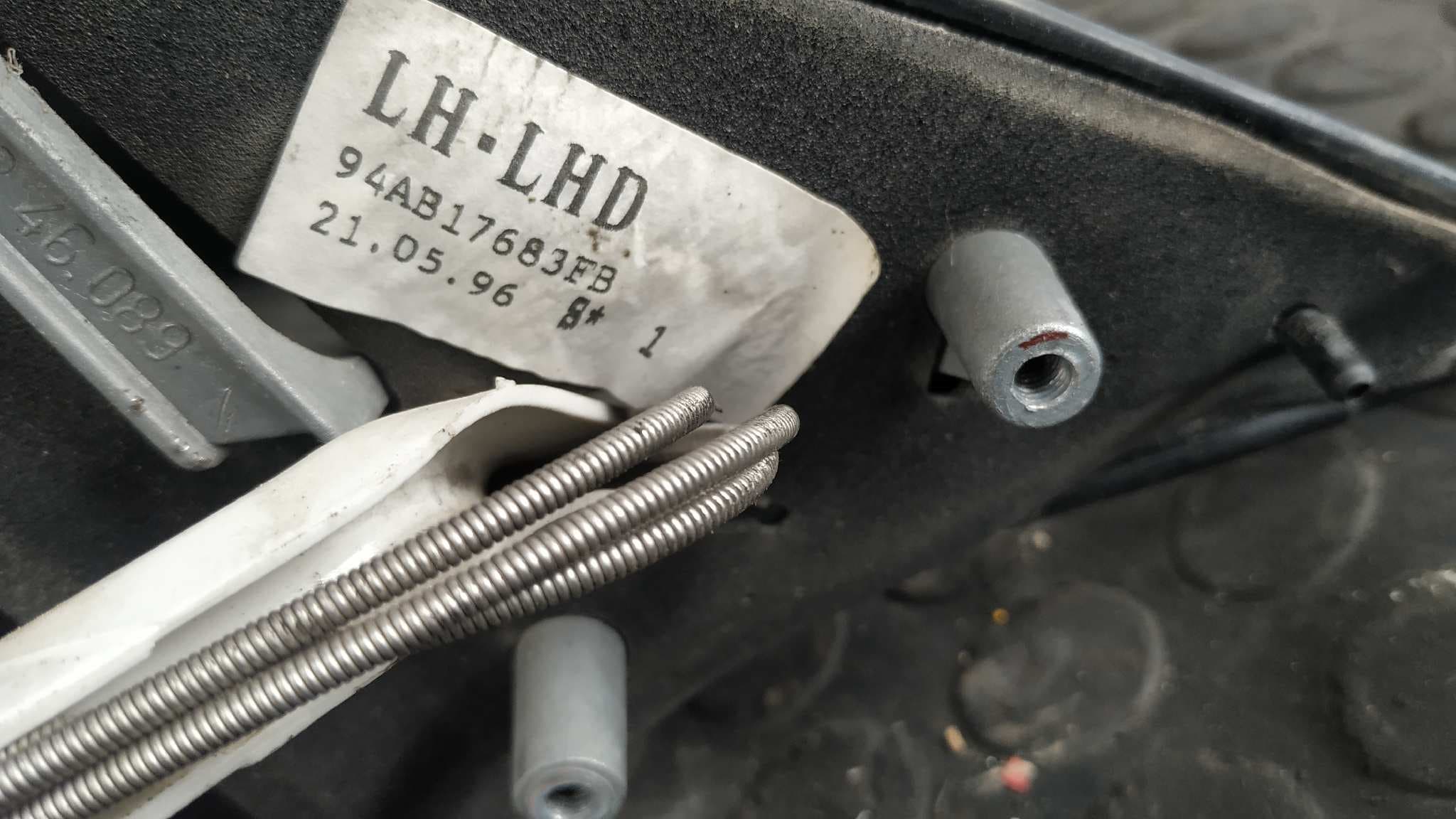 Recambio de RETROVISOR IZQUIERDO para FORD ESCORT BERLINA/TURNIER Bravo Lim. L1E referencia OEM IAM 94AB17683FB   - BLANCO 2