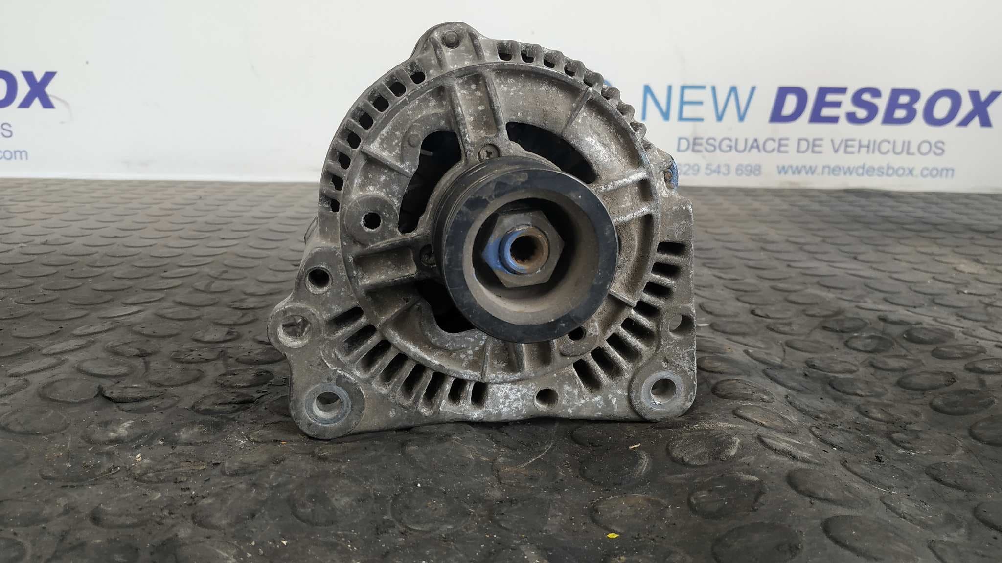 Recambio de ALTERNADOR para VOLKSWAGEN POLO BERLINA (6N1) AEA referencia OEM IAM 028903025H