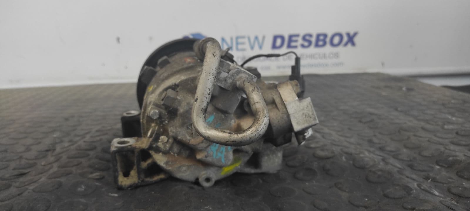 Recambio de COMPRESOR AIRE ACONDICIONADO para NISSAN ALMERA TINO (V10M) 2.2 16V Turbodiesel CAT TD22 referencia OEM IAM 92600BN310   - GRIS 2