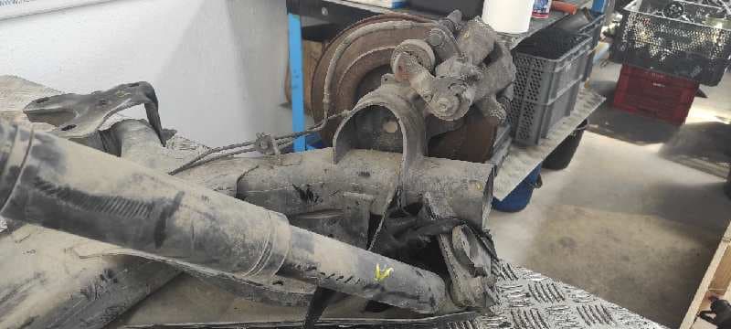 Recambio de PUENTE TRASERO para RENAULT SCENIC II F9Q803 referencia OEM IAM    - BLANCO 8
