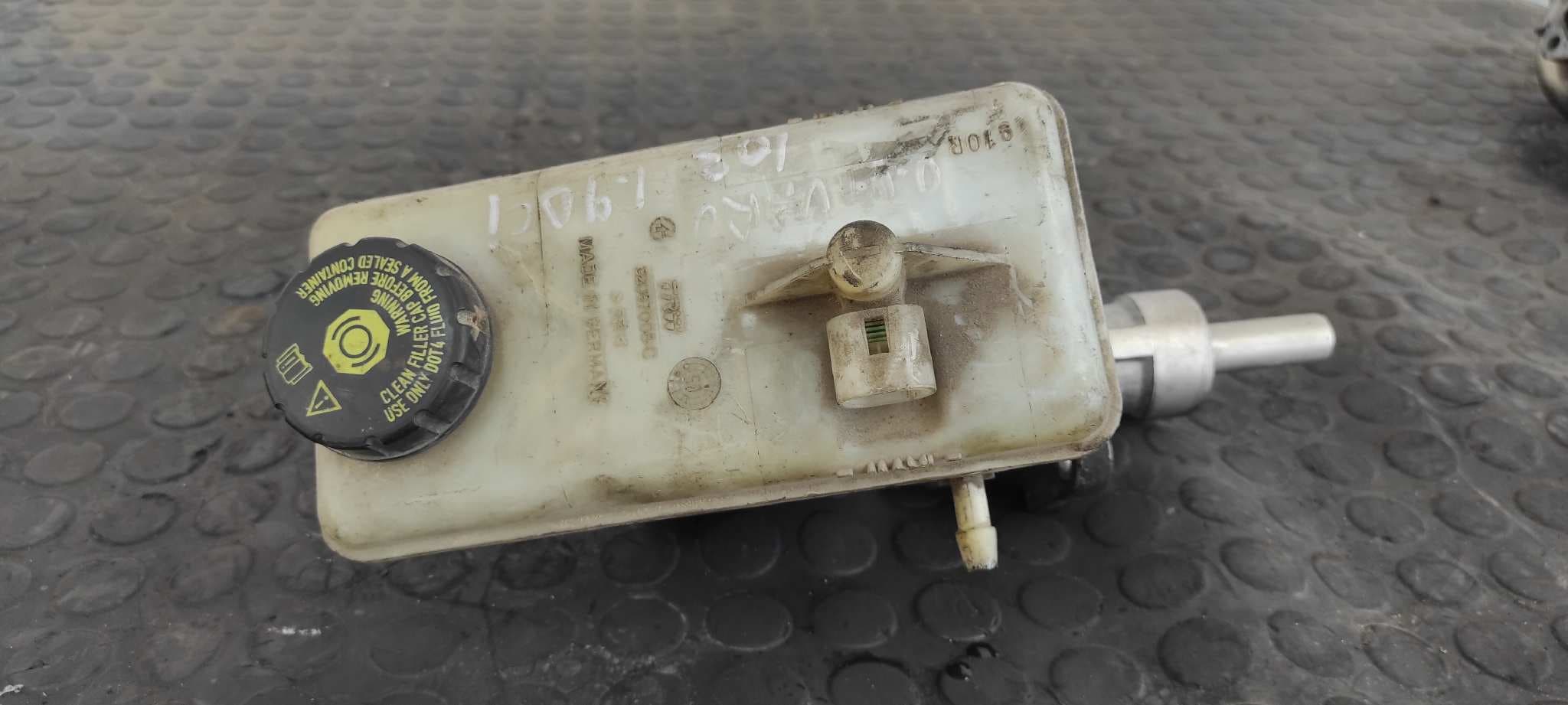 Recambio de BOMBA FRENO para OPEL VIVARO 1.9 CDTI CAT (F9Q-760 / L08) F9Q U7 referencia OEM IAM 32067008C 3