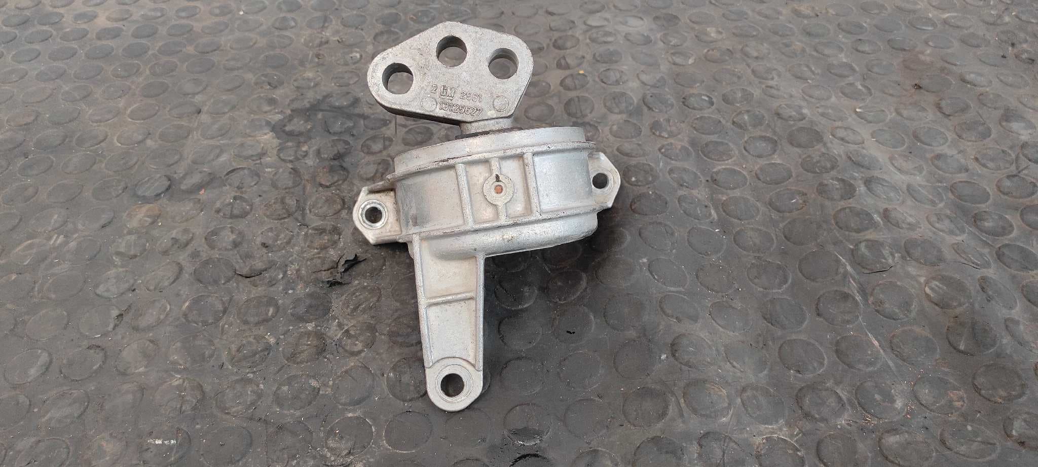 Recambio de SOPORTE MOTOR DERECHO para OPEL ASTRA H BERLINA Cosmo Z17DTH referencia OEM IAM 13125627   - NEGRO 2